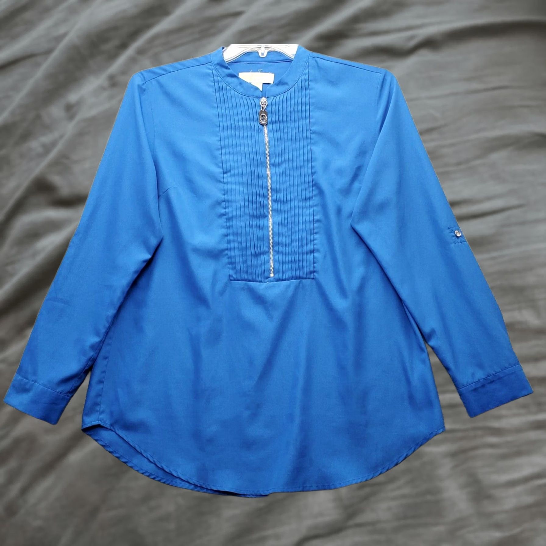Michael Kors Michael Kors Blouse Womens Large Blue Pleated Roll Tab Long Sleeve 1/2 Zip Shirt Womens Size L Blue Pleated Roll Tab 1/2 Zip Size L / US 10 / IT 46 - 1 Thumbnail