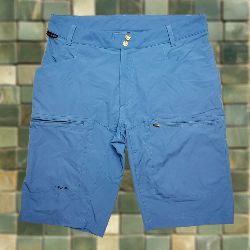 Izod Item Specifications: Brand: Nike Size US 36 / EU 52 - 1 Thumbnail
