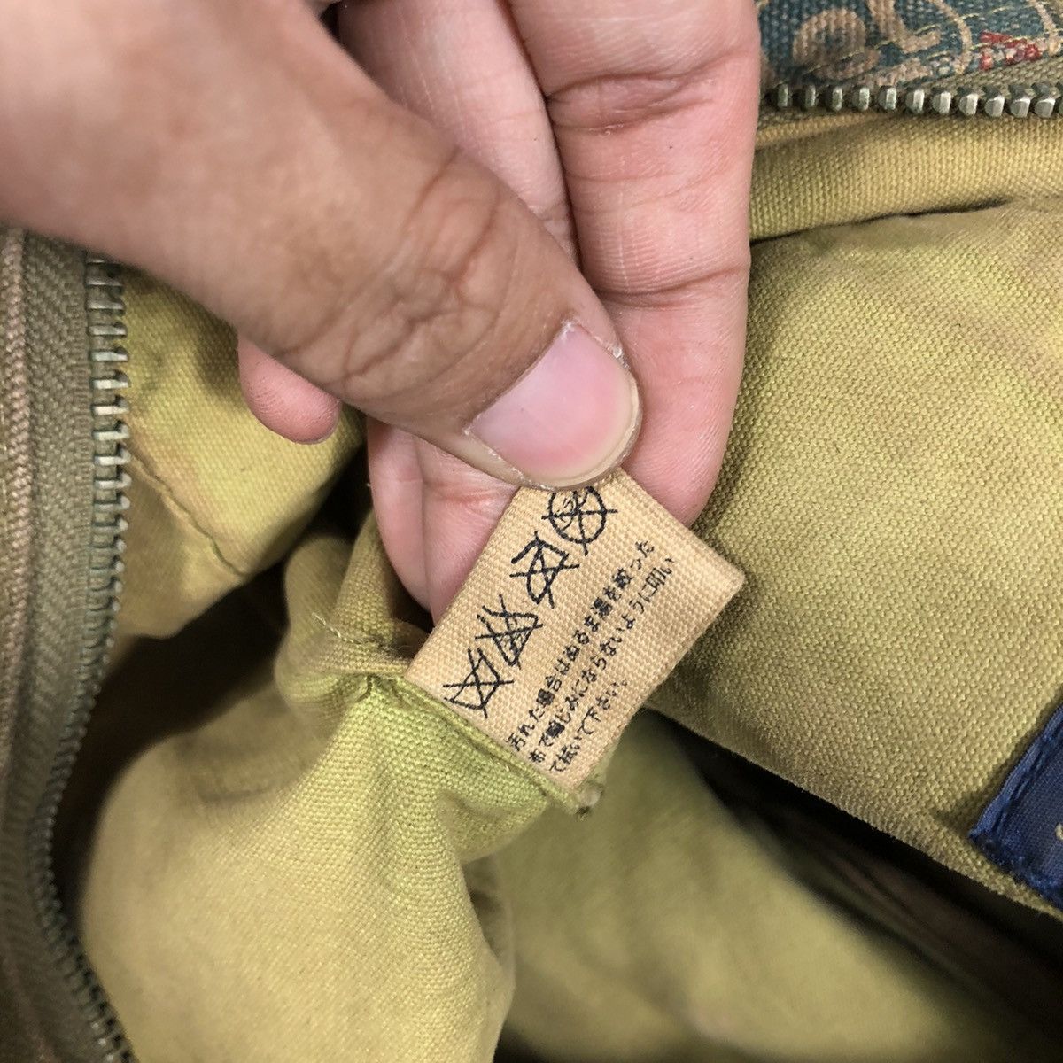 Japanese Brand 📌Vintage Sling Bag Earth Made Overprint Design Streetwear Size ONE SIZE - 19 Thumbnail