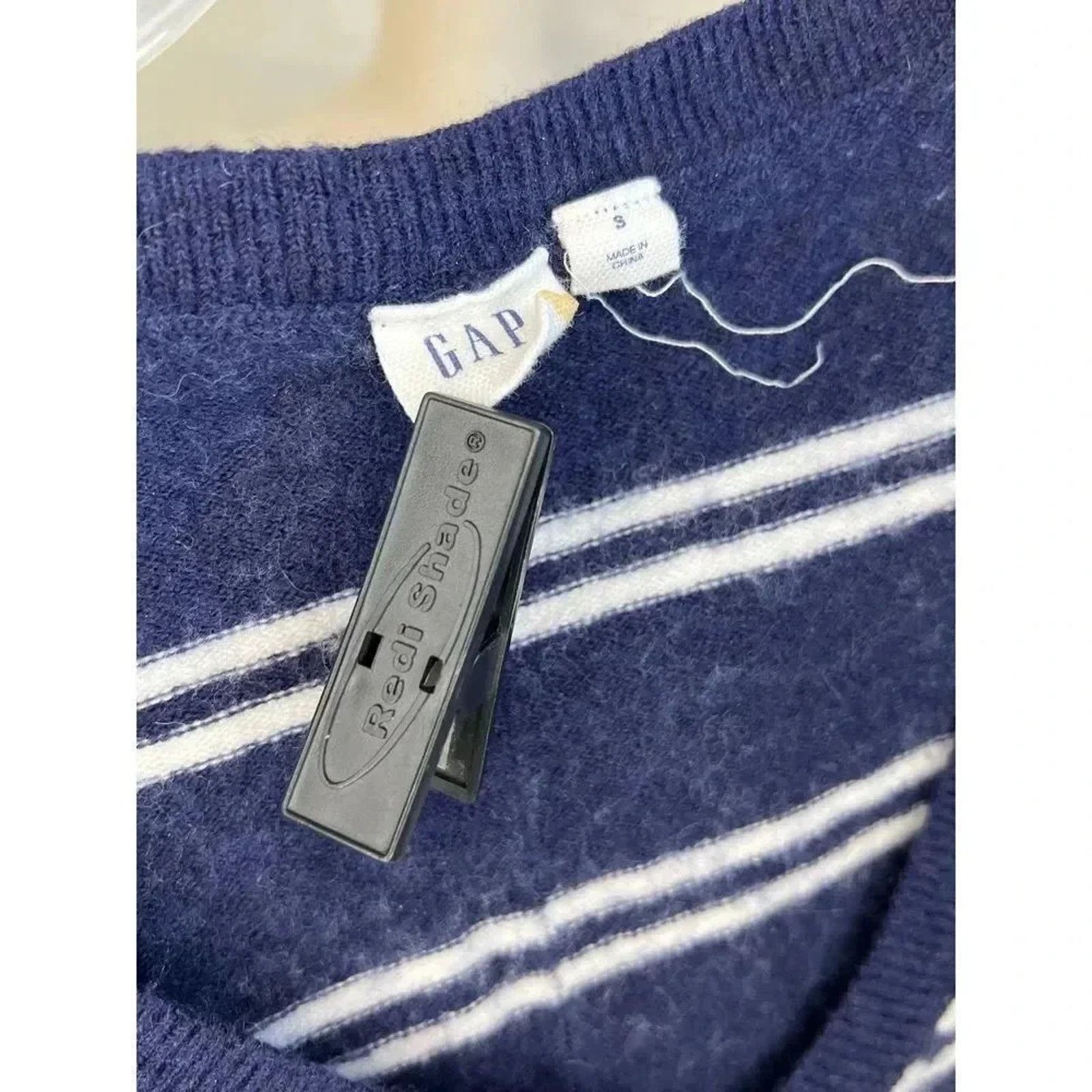 Gap GAP Navy striped v-neck long sleeve sweater, Size Small Size S / US 4 / IT 40 - 4 Thumbnail