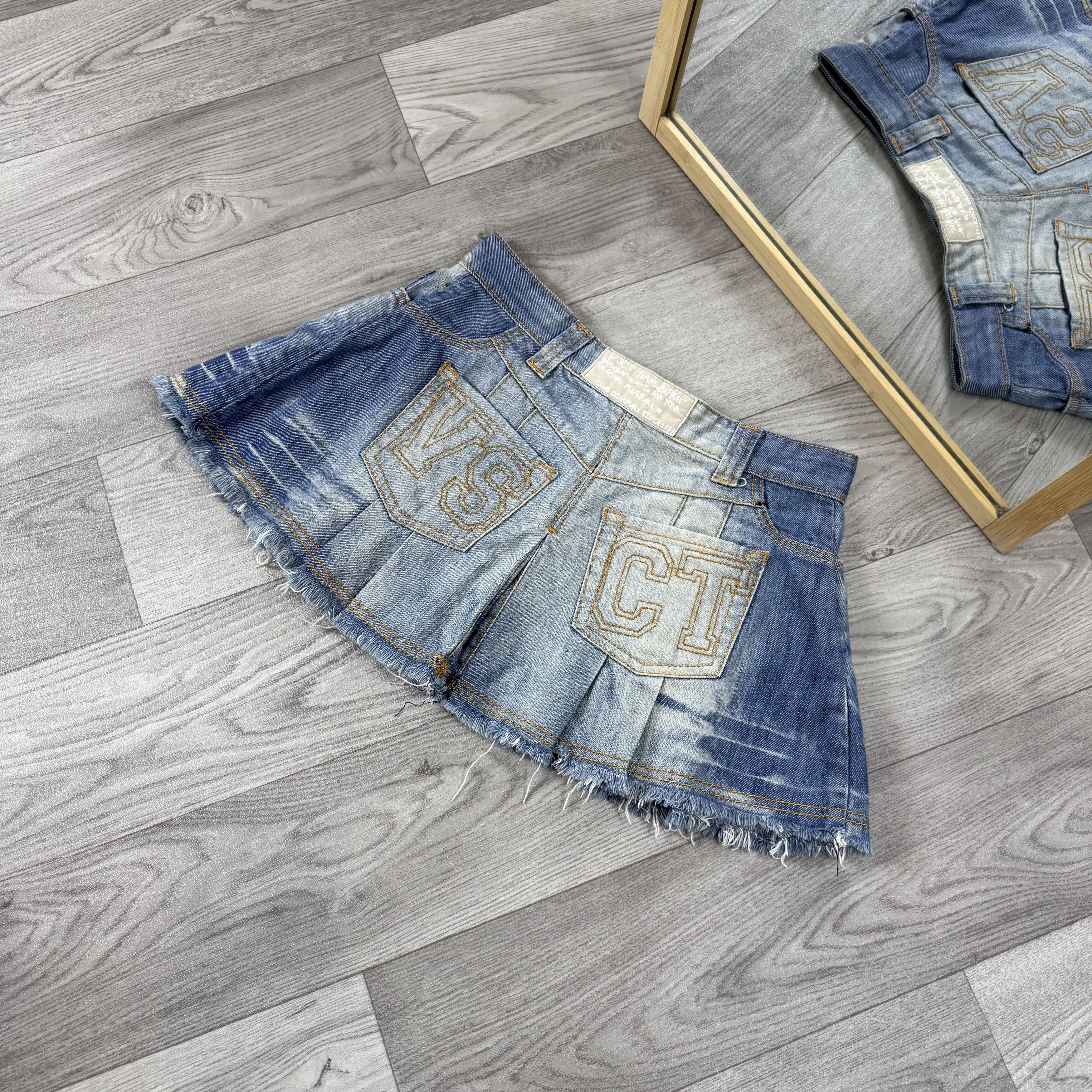Vintage Vintage VSCT Jeans Y2K Pleated Denim Mini Skirt Size 26" / US 2 / IT 38 - 5 Thumbnail
