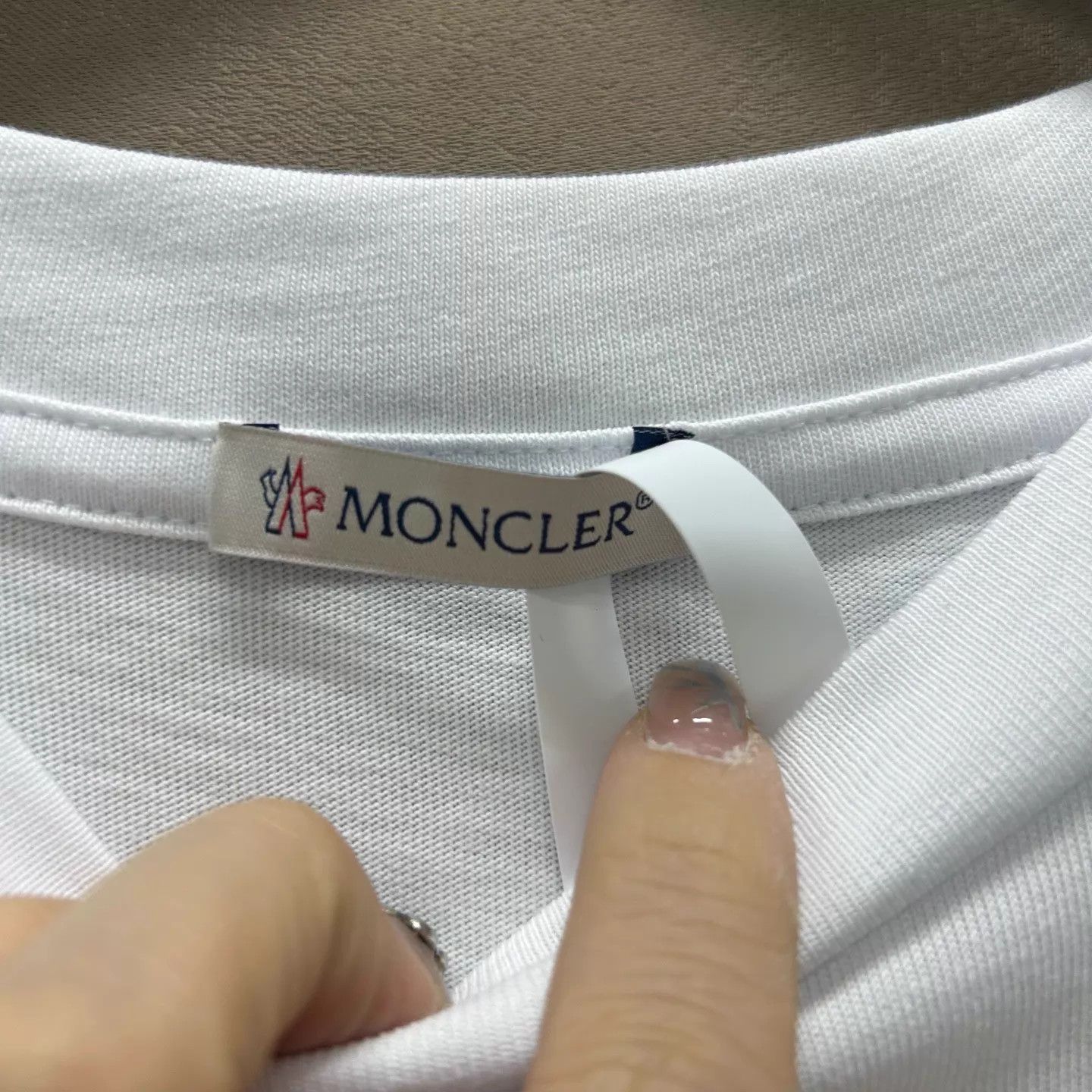Moncler Moncler White Logo SS L New With Tags Size US L / EU 52-54 / 3 - 3 Thumbnail