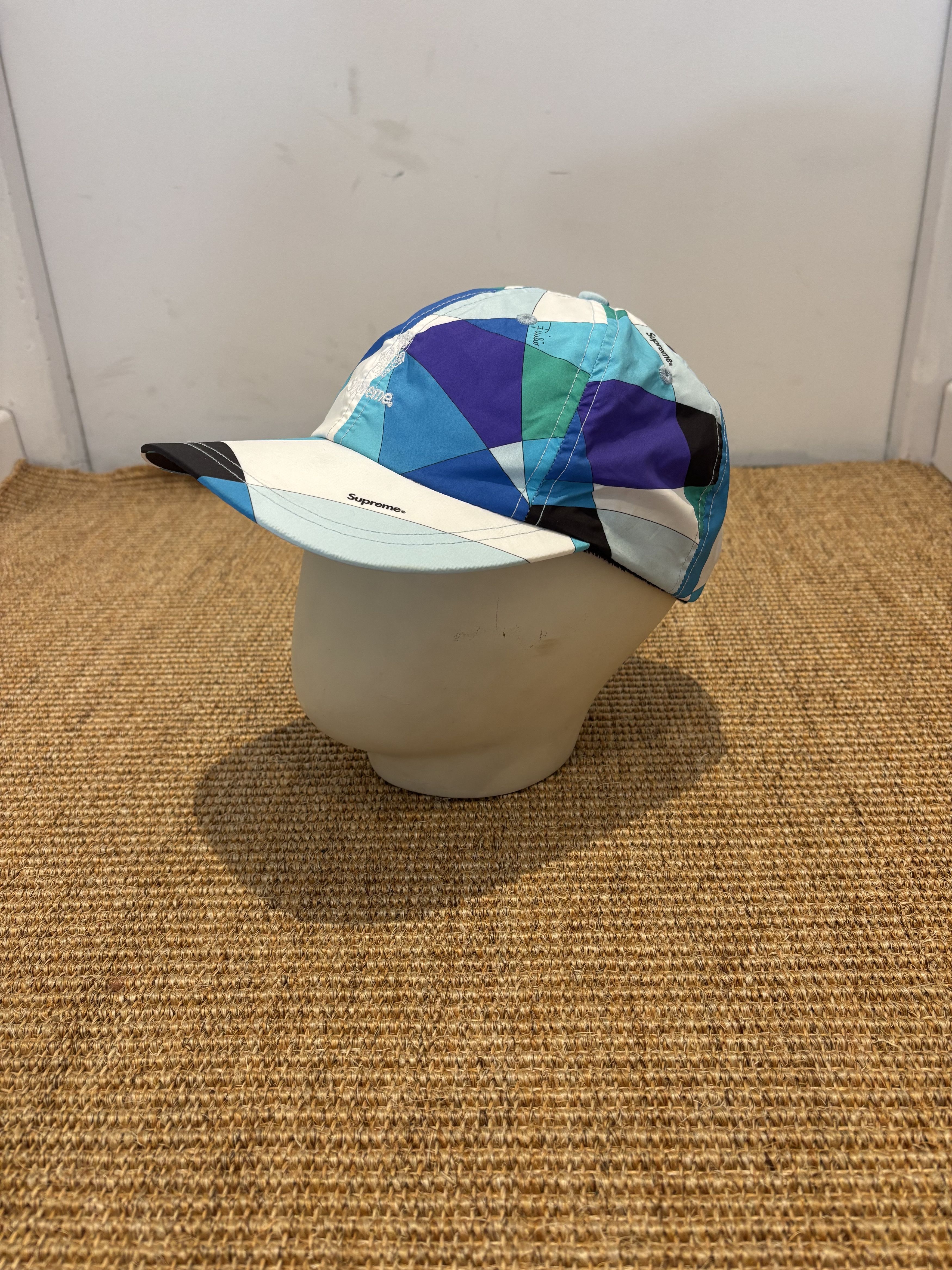 Casquette 6 panels motif Supreme X Emilio Pucci