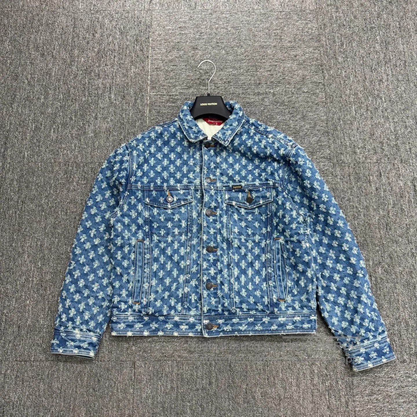 Supreme Blue Denim Jacket with White Floral Pattern . Size US S / EU 44-46 / 1 - 1 Thumbnail