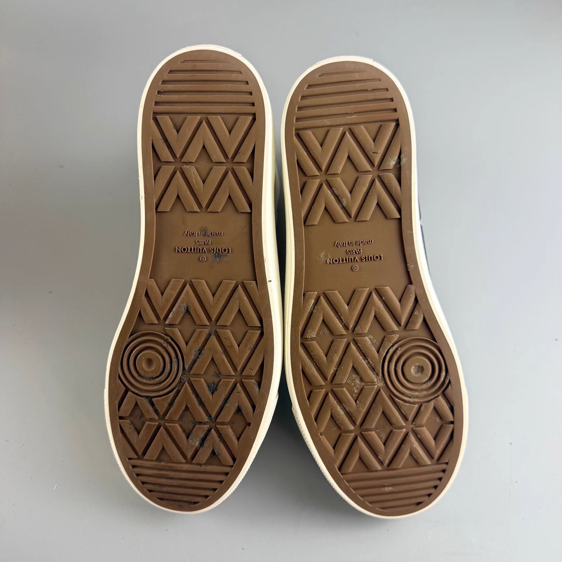 Louis Vuitton LV Monogram lace-up sneakers 41 EU 95 New Size US 8 / EU 41 - 5 Thumbnail