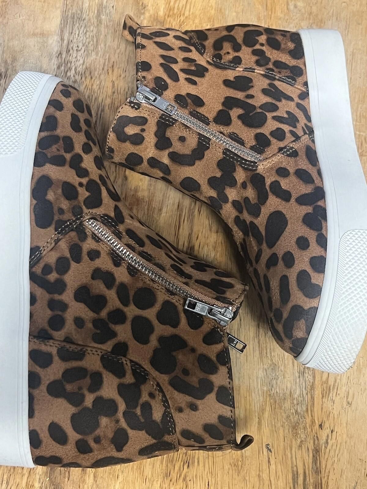 Other Time And Tru Women 8 faux suede Leopard Print Bootie Zippers Size US 8 / IT 38 - 7 Thumbnail