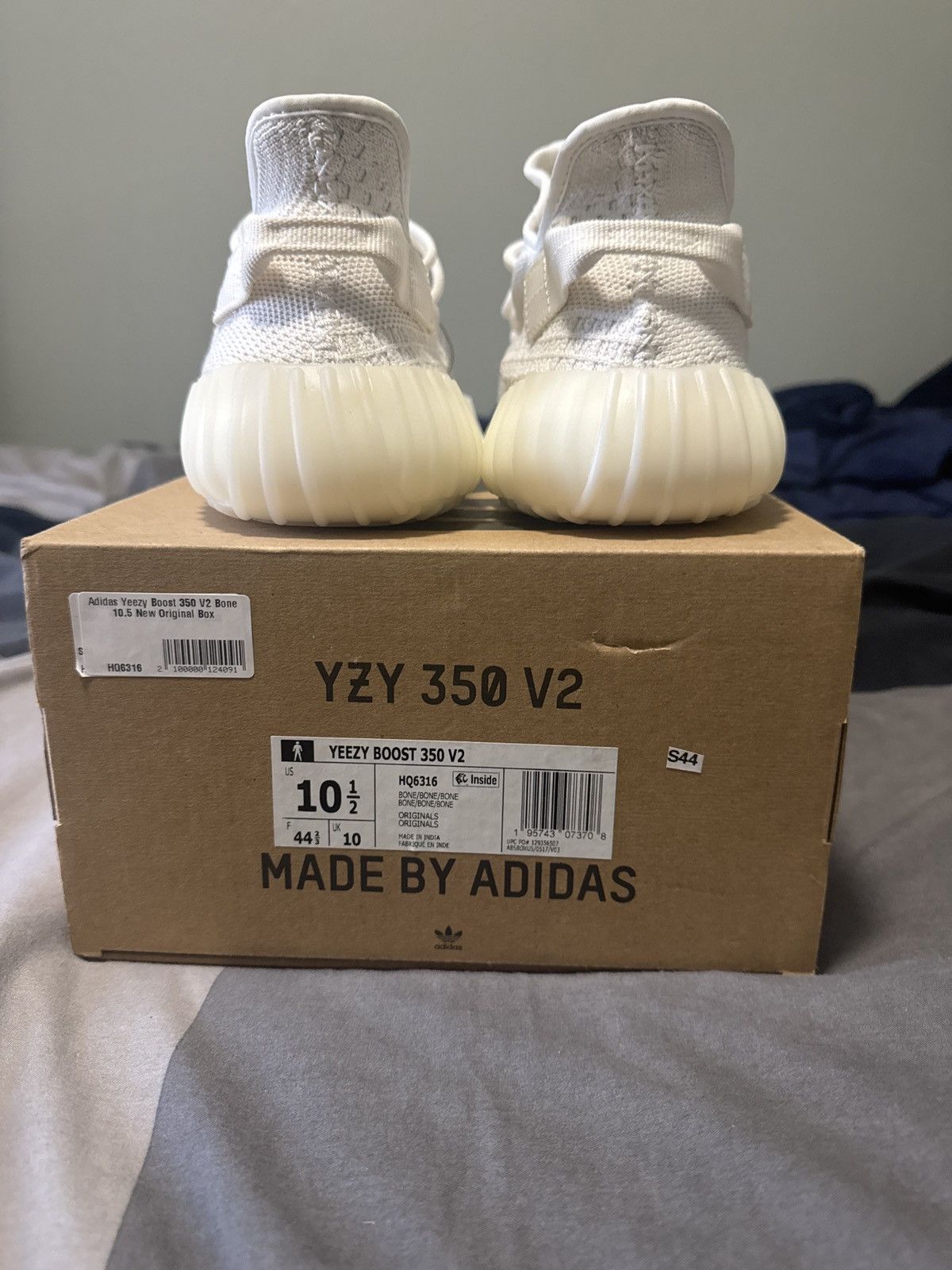 Yeezy Yeezy 350 V2 Bone Size US 10.5 / EU 43-44 - 4 Thumbnail
