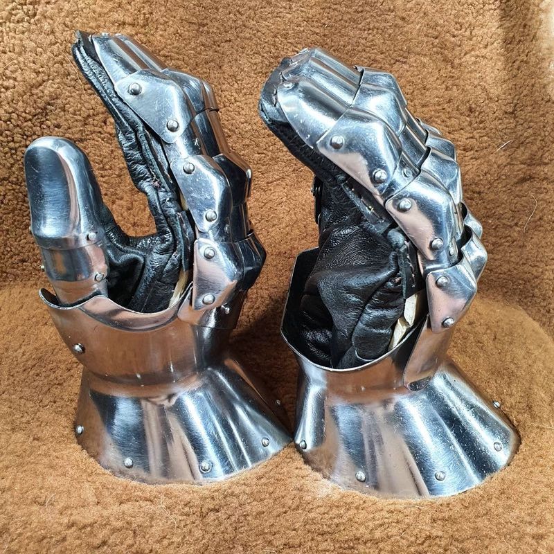 Vintage Balenciaga Inspiration Handmade Chevalier Knight Gauntlets Size ONE SIZE - 16 Thumbnail