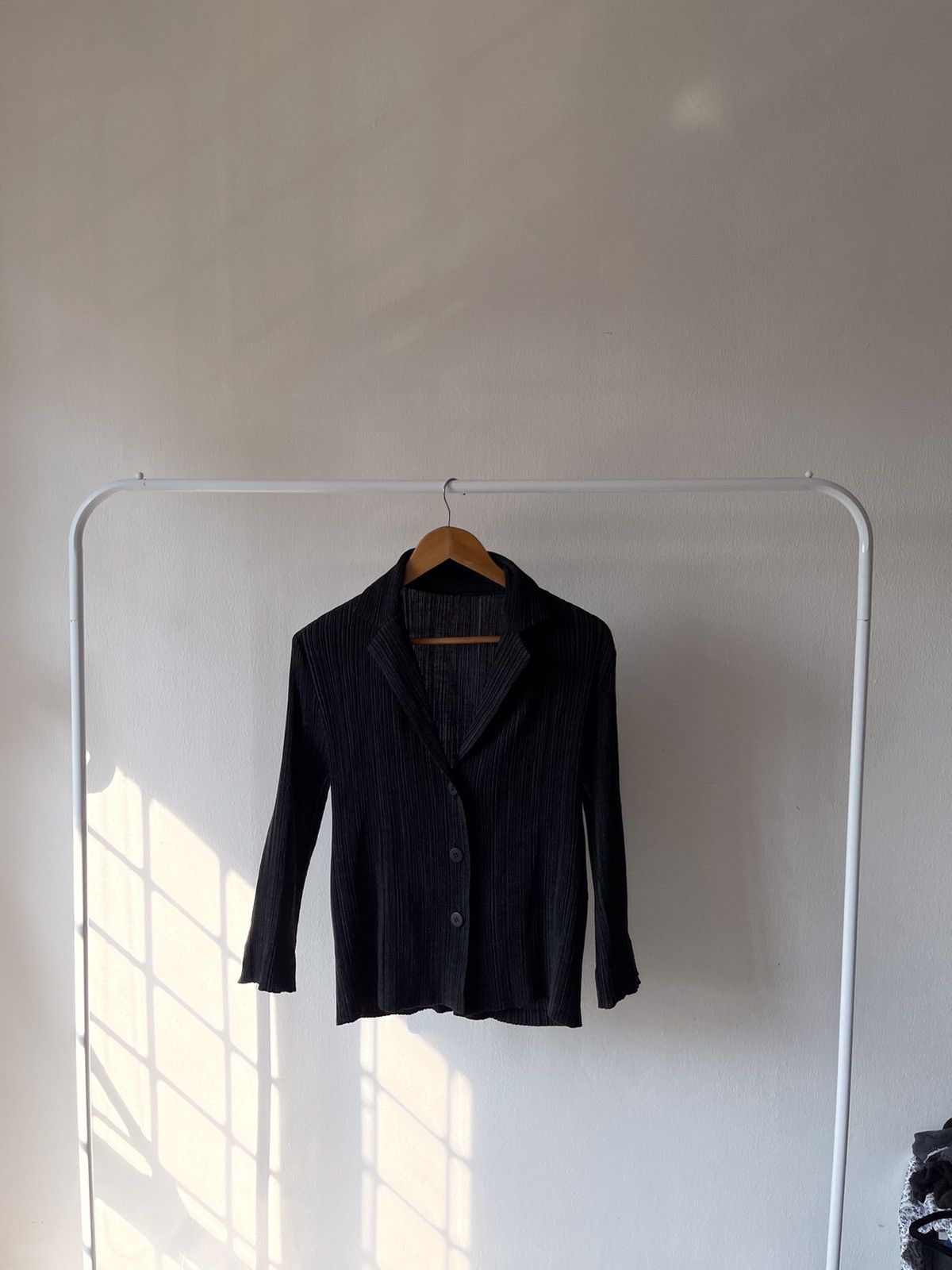 Issey Miyake × Pleats Please Issey Miyake 1996 Issey Miyake Fete Pleats Button Shirt Size US M / EU 48-50 / 2 - 7 Thumbnail
