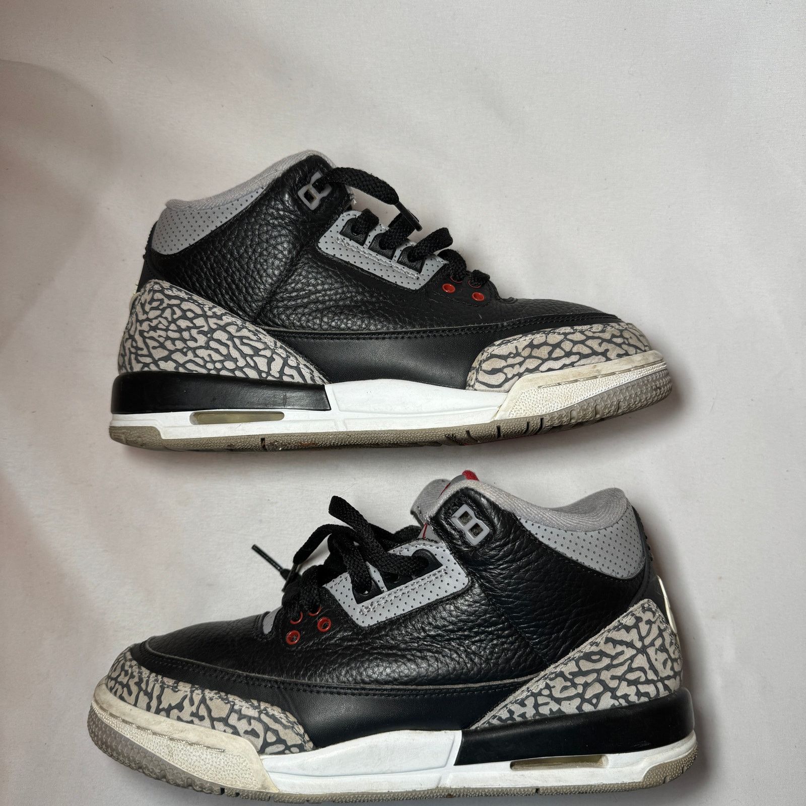 Jordan Brand × Nike Size 7 - Nike Air Jordan 3 Retro OG BG Black Cement 2018 Size US 7 / EU 40 - 2 Thumbnail