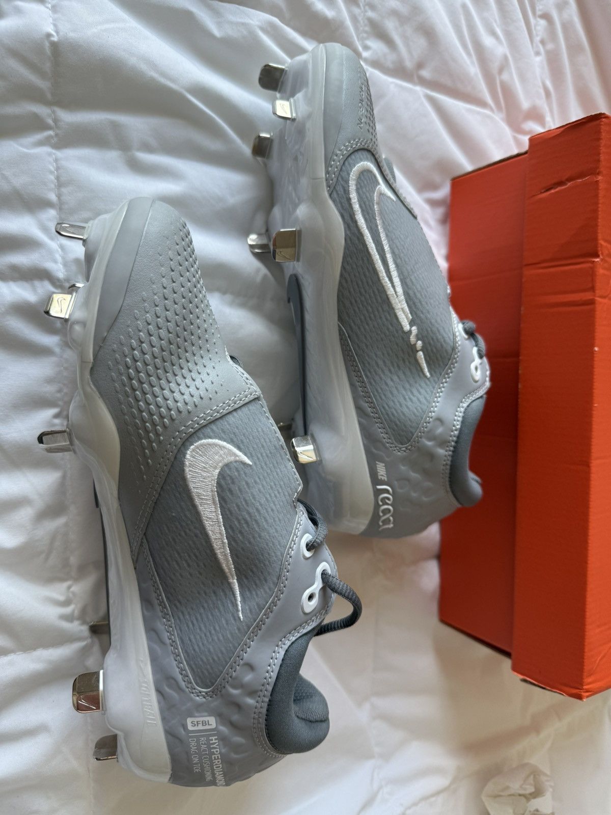 Nike Nike Hyperdiamond 4 Elite cleats, NIB! sz 7.5 softball NEW Size US 7.5 / IT 37.5 - 4 Thumbnail