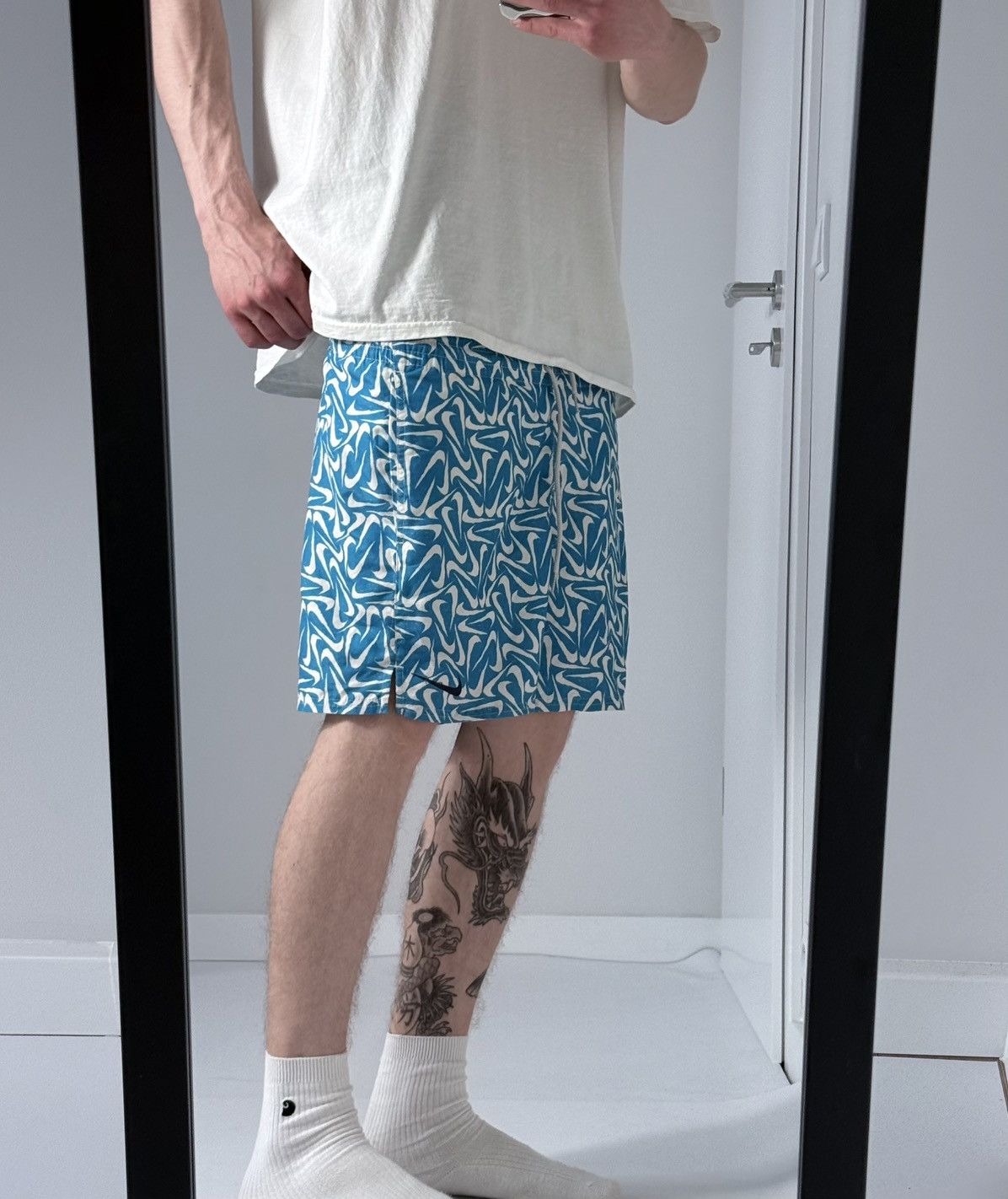Nike Nike Swoosh Y2K streetwear nylon track shorts Size US 30 / EU 46 - 2 Thumbnail