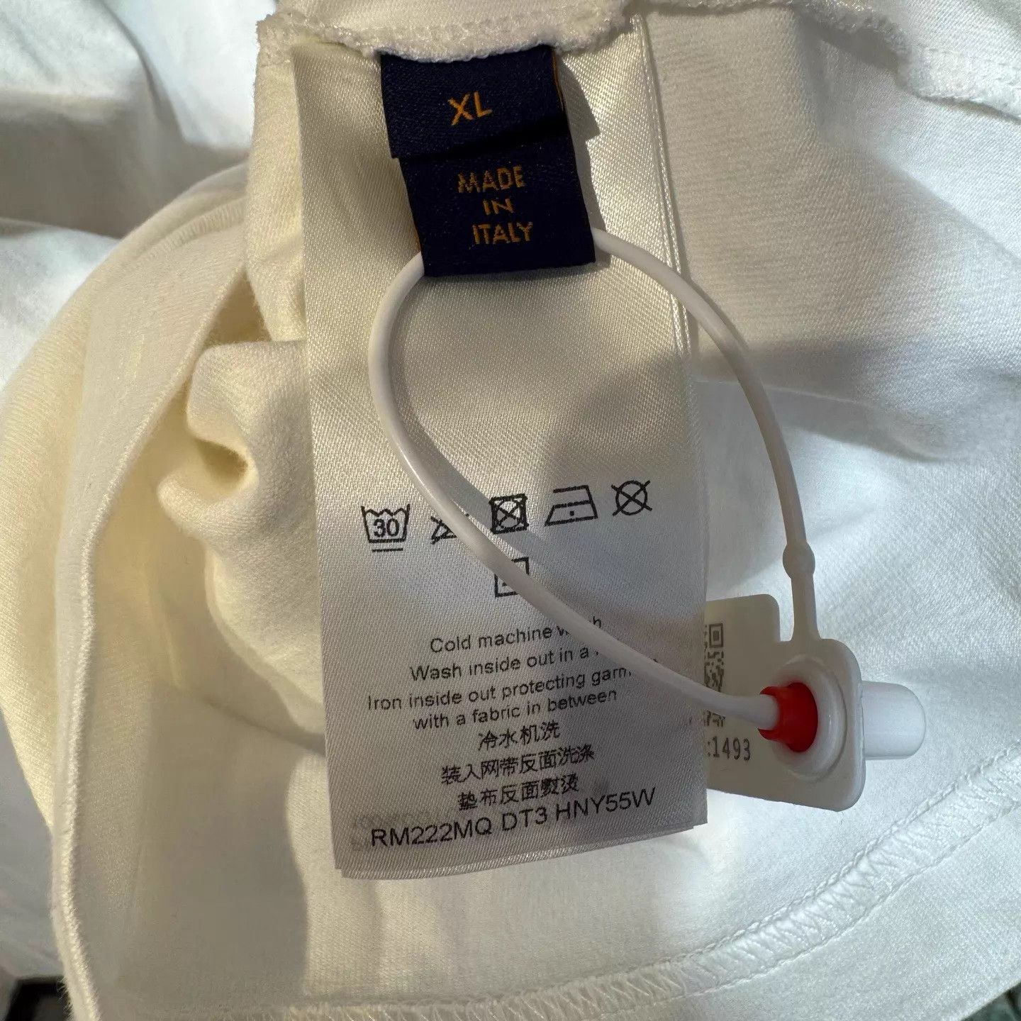 Louis Vuitton LV white emb chest logo SS Tee XL Size US XL / EU 56 / 4 - 5 Thumbnail