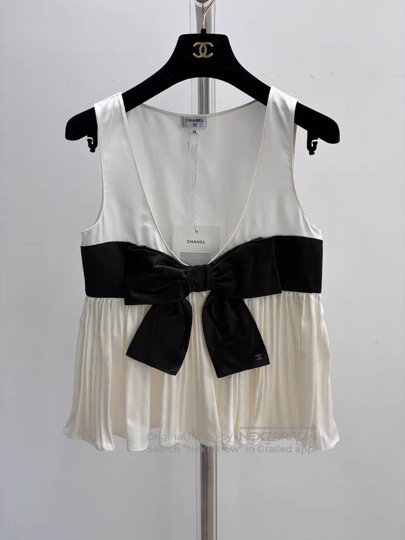 Chanel Chanel White bow vest Size XS / US 0-2 / IT 36-38 - 1 Thumbnail