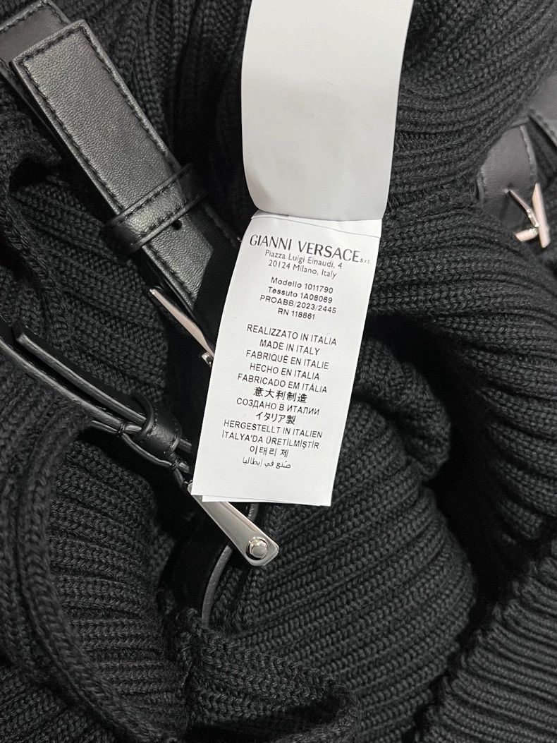 Versace Versace Leather buckles adorn wool crewneck sweaters Size US M / EU 48-50 / 2 - 7 Thumbnail
