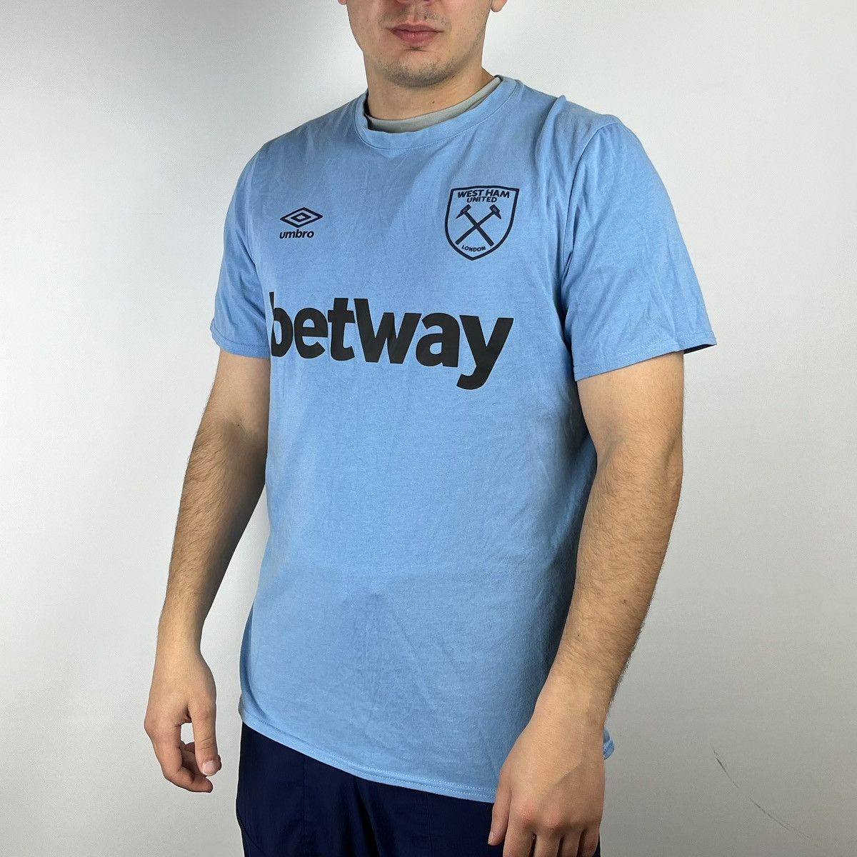 Umbro Umbro west ham united London Tshirt size Large Size US L / EU 52-54 / 3 - 1 Thumbnail