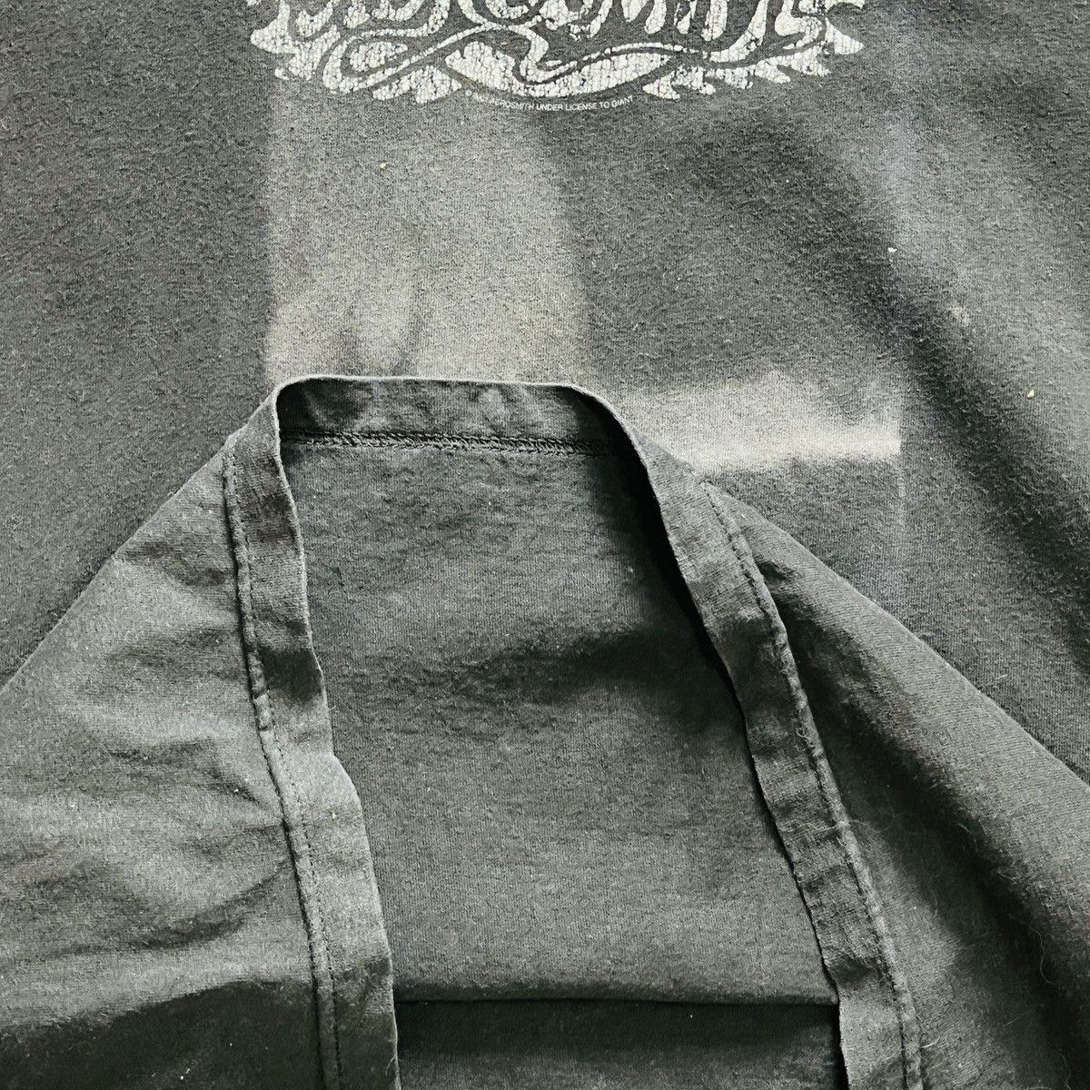Aerosmith × Giant × Vintage Faded Aerosmith Rock Band TShirt Copyright 2001 Size US XL / EU 56 / 4 - 14 Thumbnail