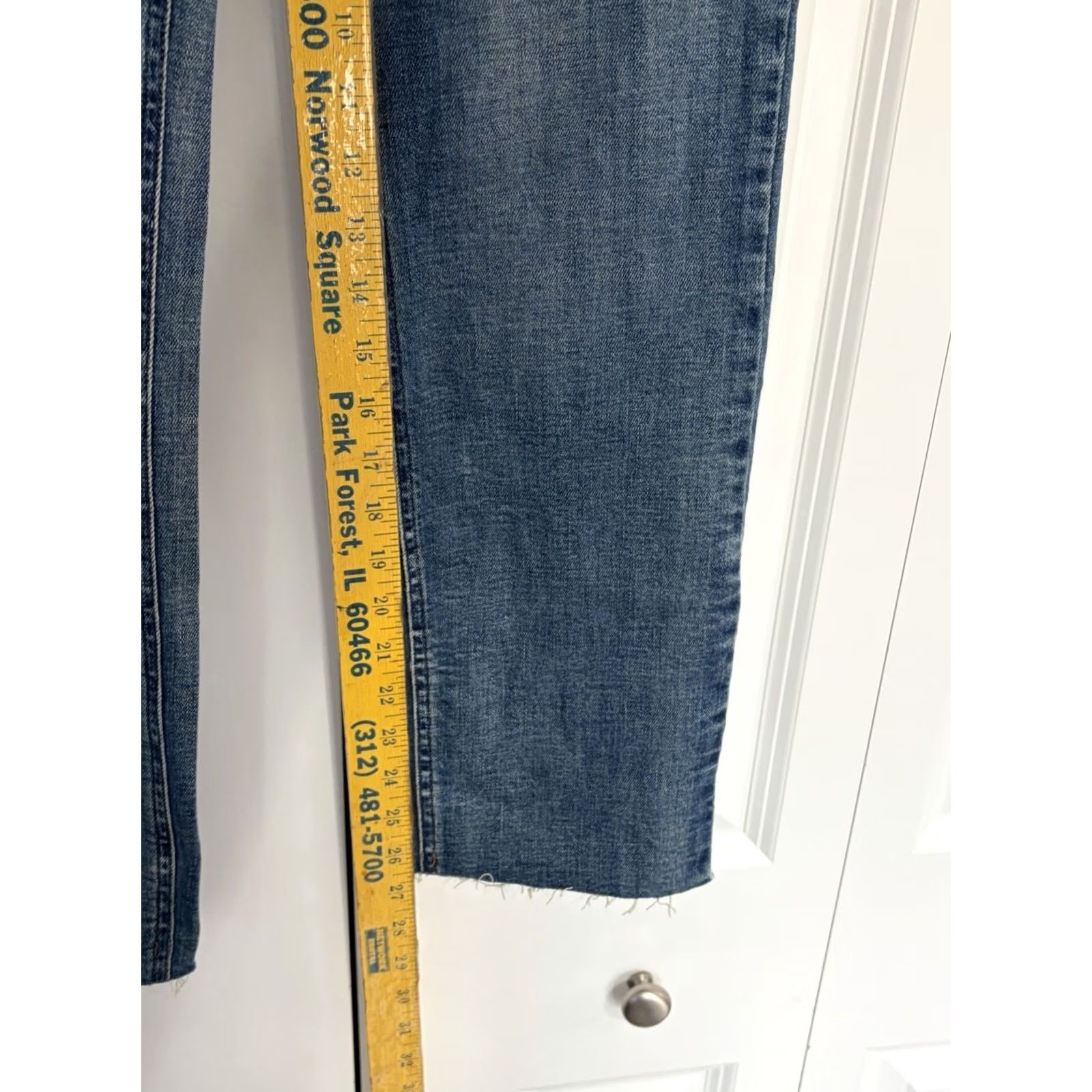 Kenneth Cole Kenneth Cole Jeans Womens Blue Button Fly Mid Rise Raw Hem Straight size 6/27 Size 28" / US 6 / IT 42 - 4 Thumbnail
