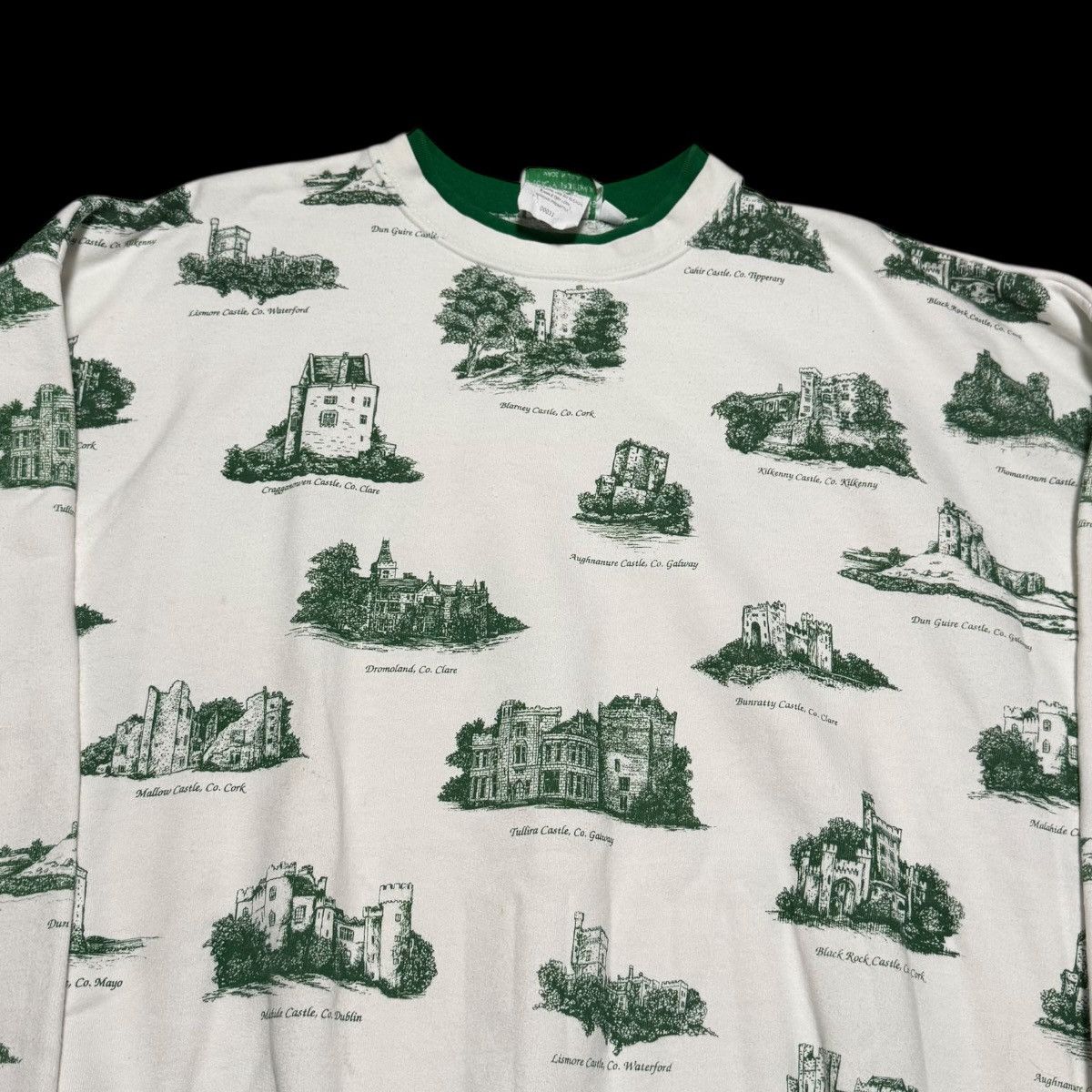 Vintage Vintage 90s Castle Ireland AOP Sweatshirt XL FLAWS Size US XL / EU 56 / 4 - 2 Thumbnail