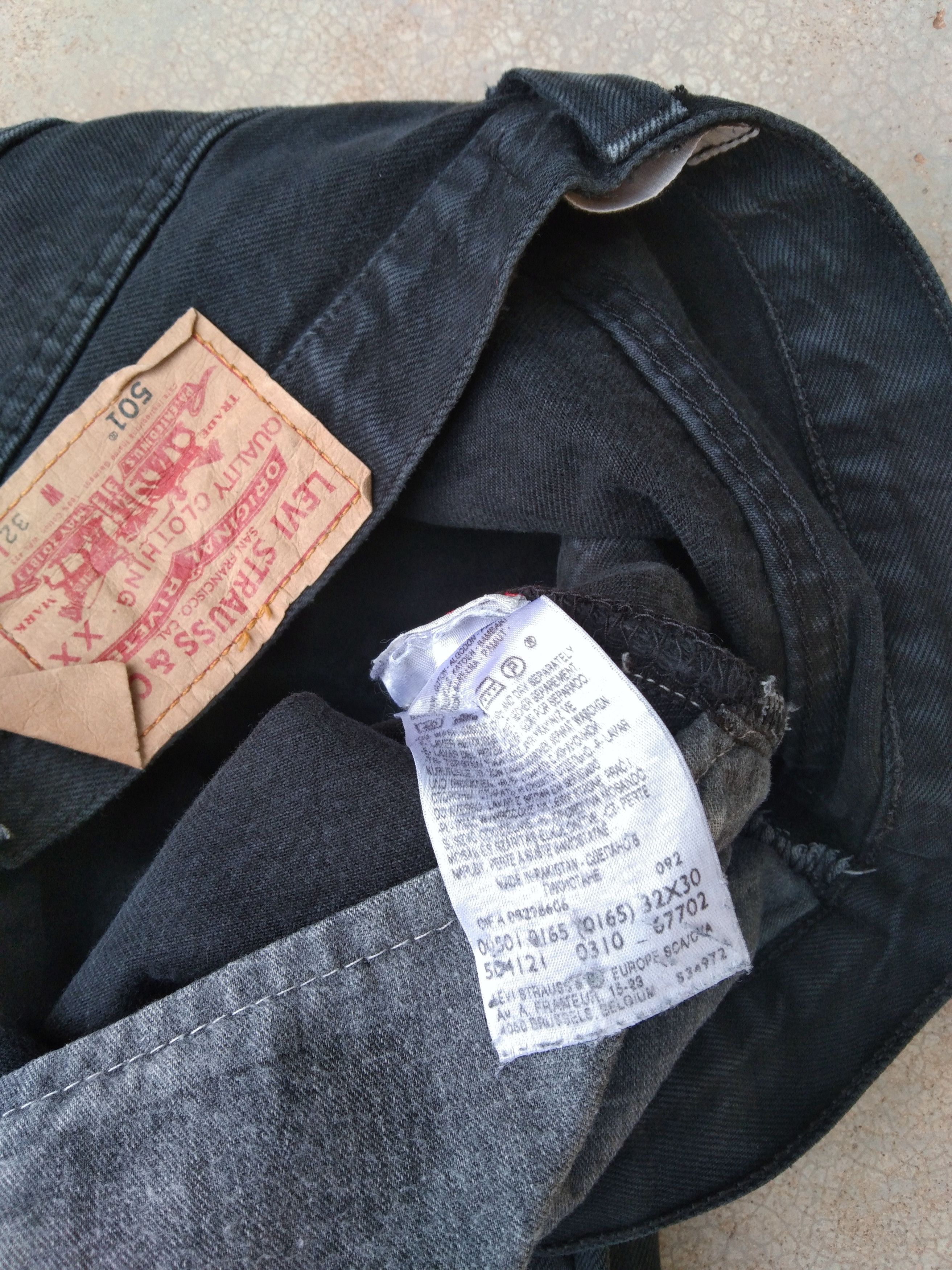 Levi's Vintage Levi's 501 Black Straight Leg Jeans 32x30 Size US 32 / EU 48 - 8 Thumbnail