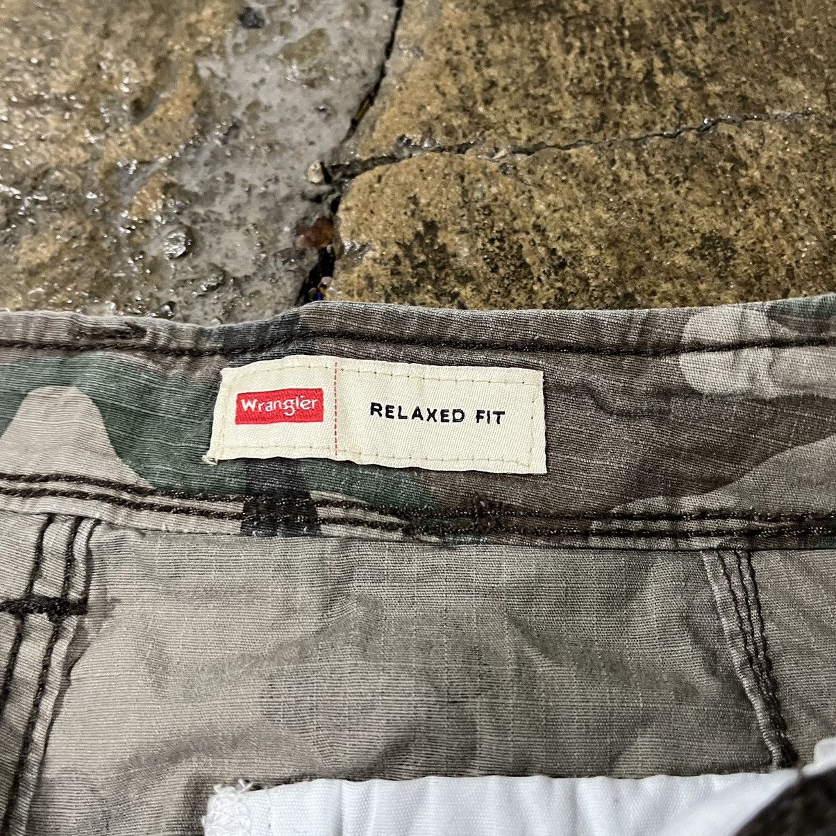Vintage × Wrangler Crazy Vintage Y2K Baggy Camo Cargo Shorts JNCO Skater Style Size US 32 / EU 48 - 7 Thumbnail