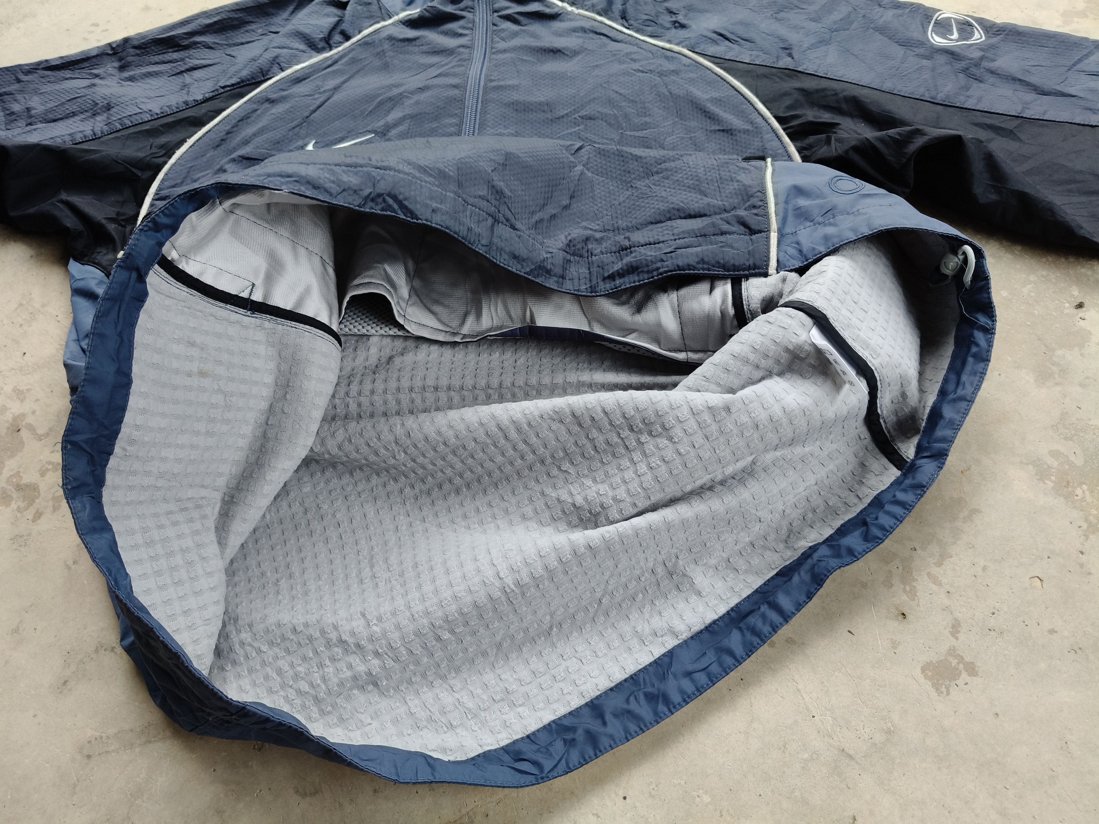 Nike Nike Shpere Light Jacket Size US L / EU 52-54 / 3 - 7 Thumbnail