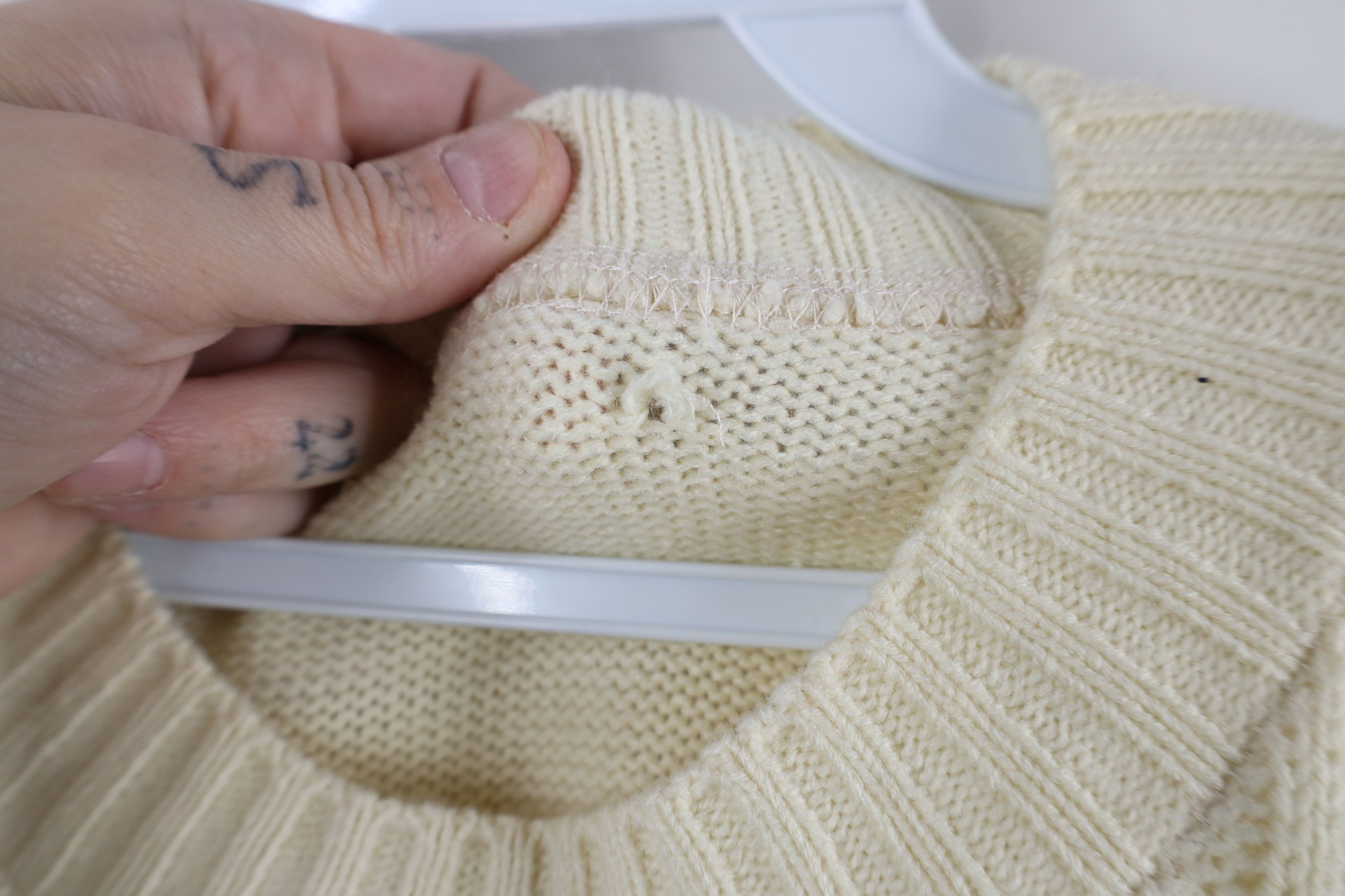 Vintage Vintage 90s Streetwear Ribbed Cable Knit Sweater Beige Size L / US 10 / IT 46 - 4 Thumbnail