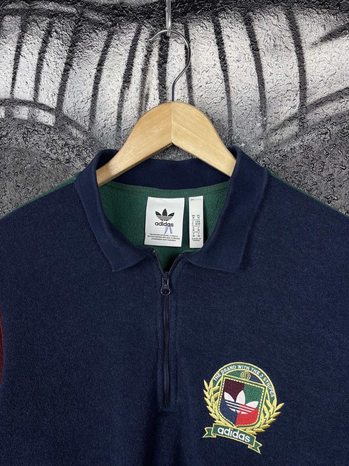 Adidas Adidas Originals Collegiate Crest Colour Long Sleeve Size M Size US M / EU 48-50 / 2 - 3 Thumbnail