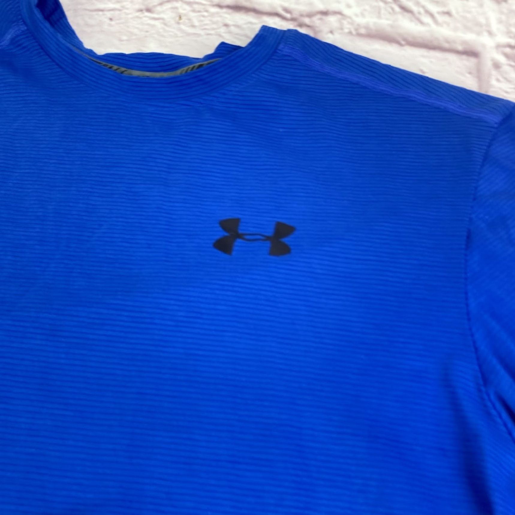 Under Armour Under Armour Shirt Mens Medium Blue HeatGear Run Athletic Performance Lightweight Short Sleeve Size US M / EU 48-50 / 2 - 2 Thumbnail