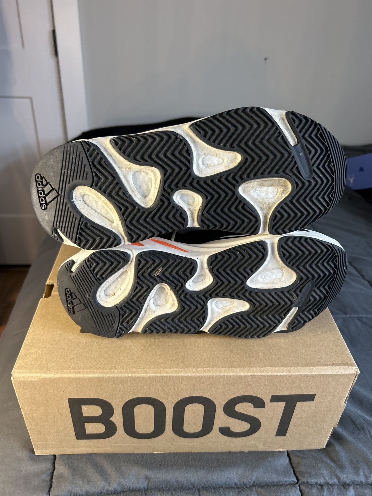 Adidas Yeezy Wave Runner Size US 10 / EU 43 - 4 Thumbnail
