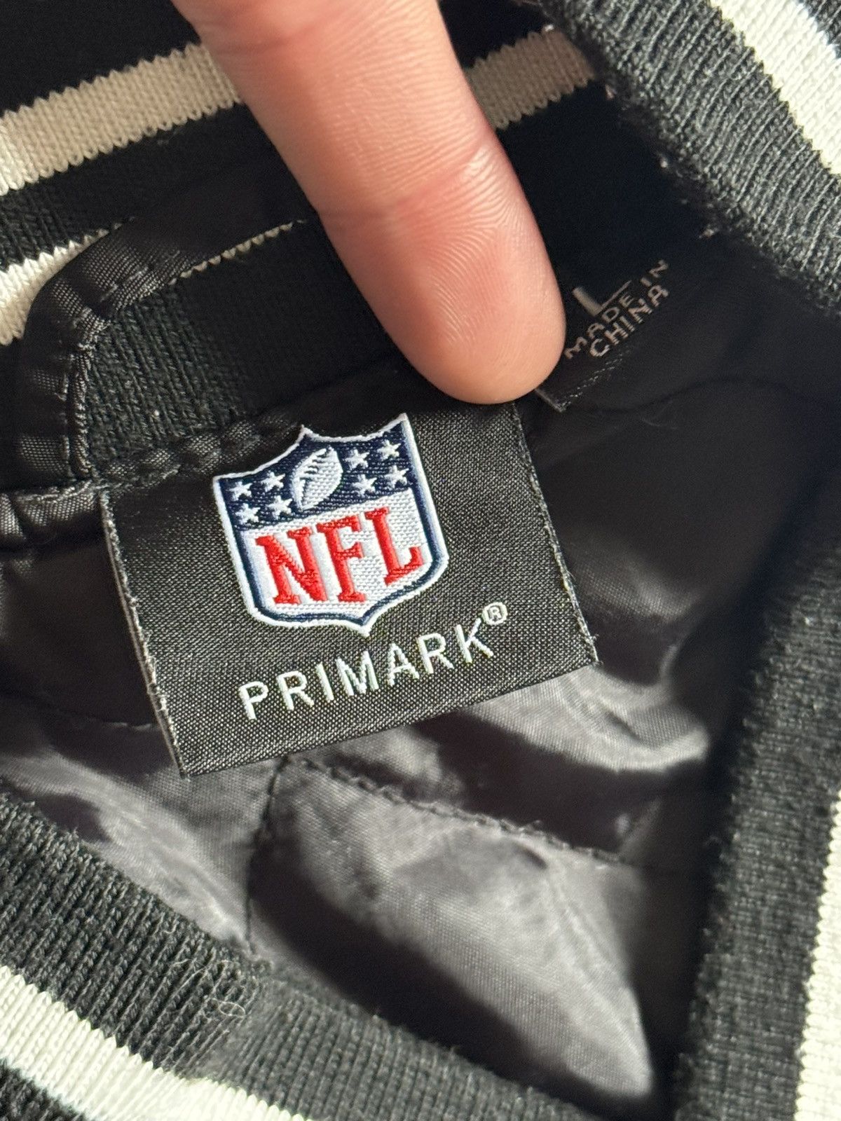 NFL Raiders NFL Las Vegas raider nation bomber jacket button up Size US L / EU 52-54 / 3 - 15 Thumbnail