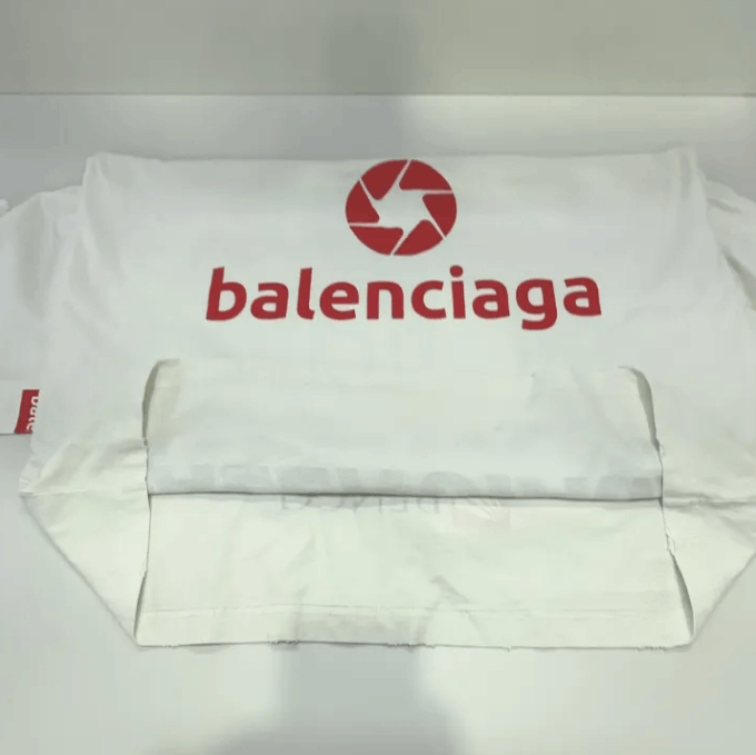 Balenciaga Balenciaga Oversized Long-Sleeve T-Shirt 1M Size US S / EU 44-46 / 1 - 9 Thumbnail