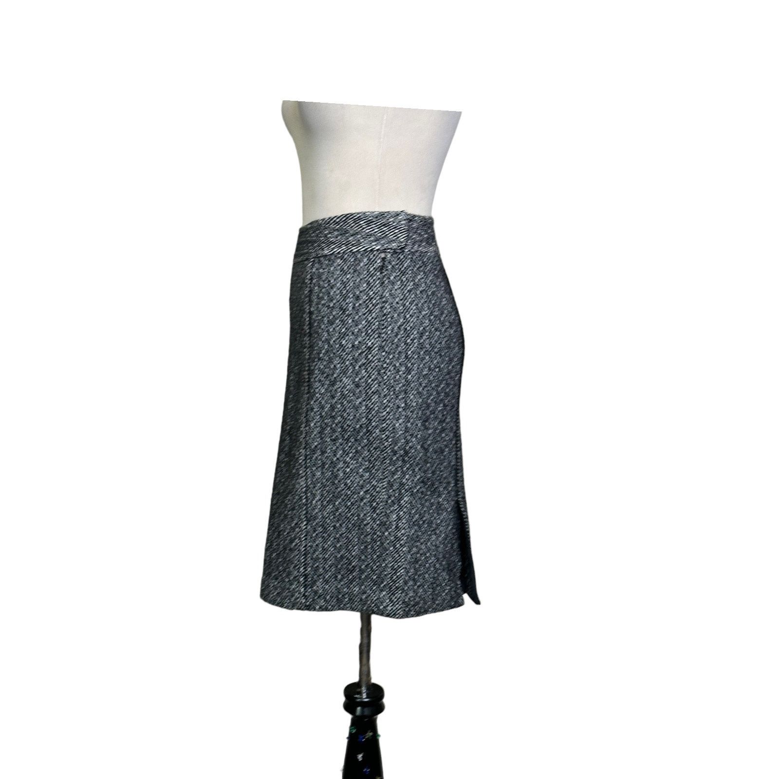 Ann Taylor Ann Taylor two tone chevron knit lined pencil skirt size 8 Size 33" - 6 Thumbnail