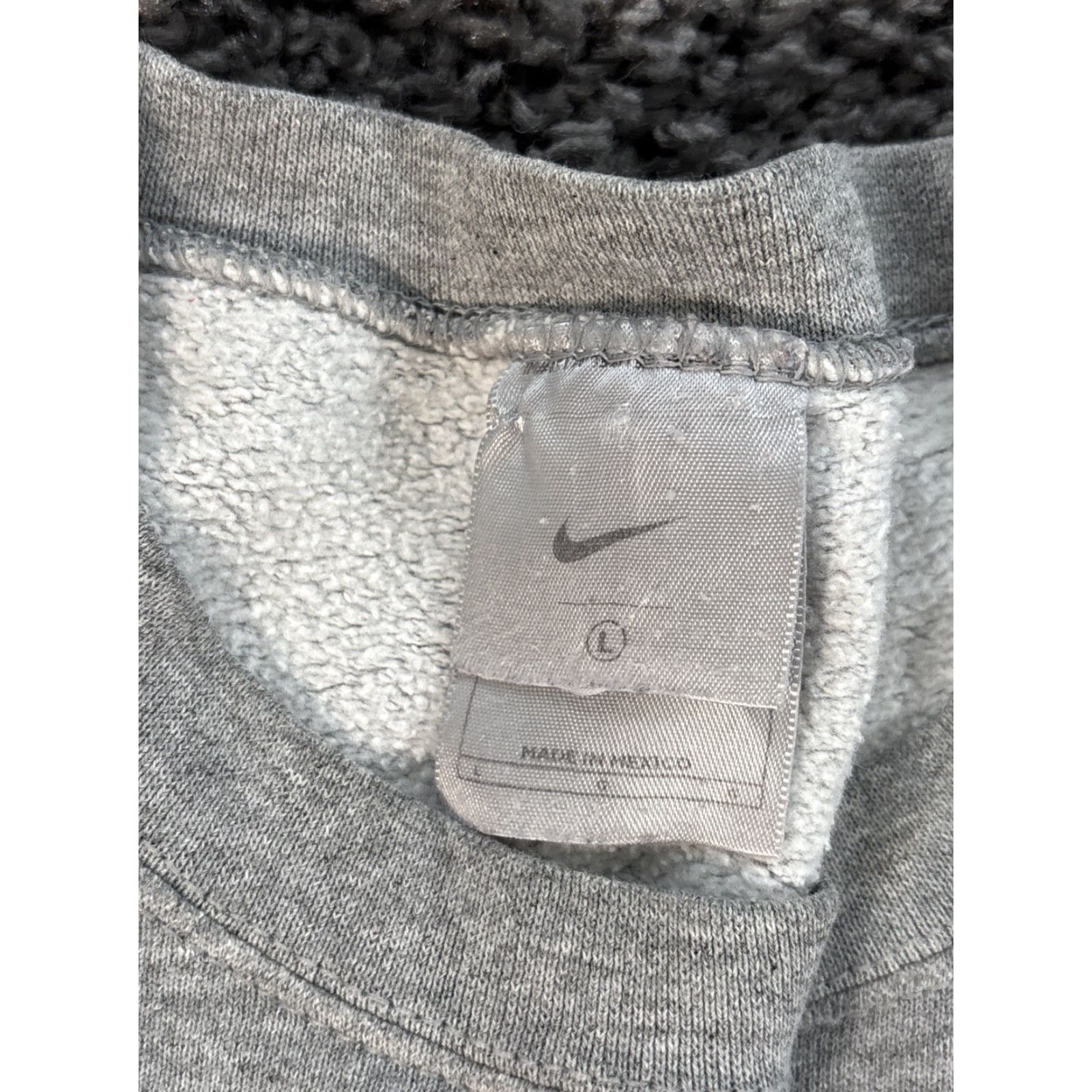 Nike VINTAGE Nike Sweatshirt Men L Gray Crewneck Fleece White Tag 90s Y2K Nike Sportswear Sweatshirt Mens 90s Size US L / EU 52-54 / 3 - 4 Thumbnail