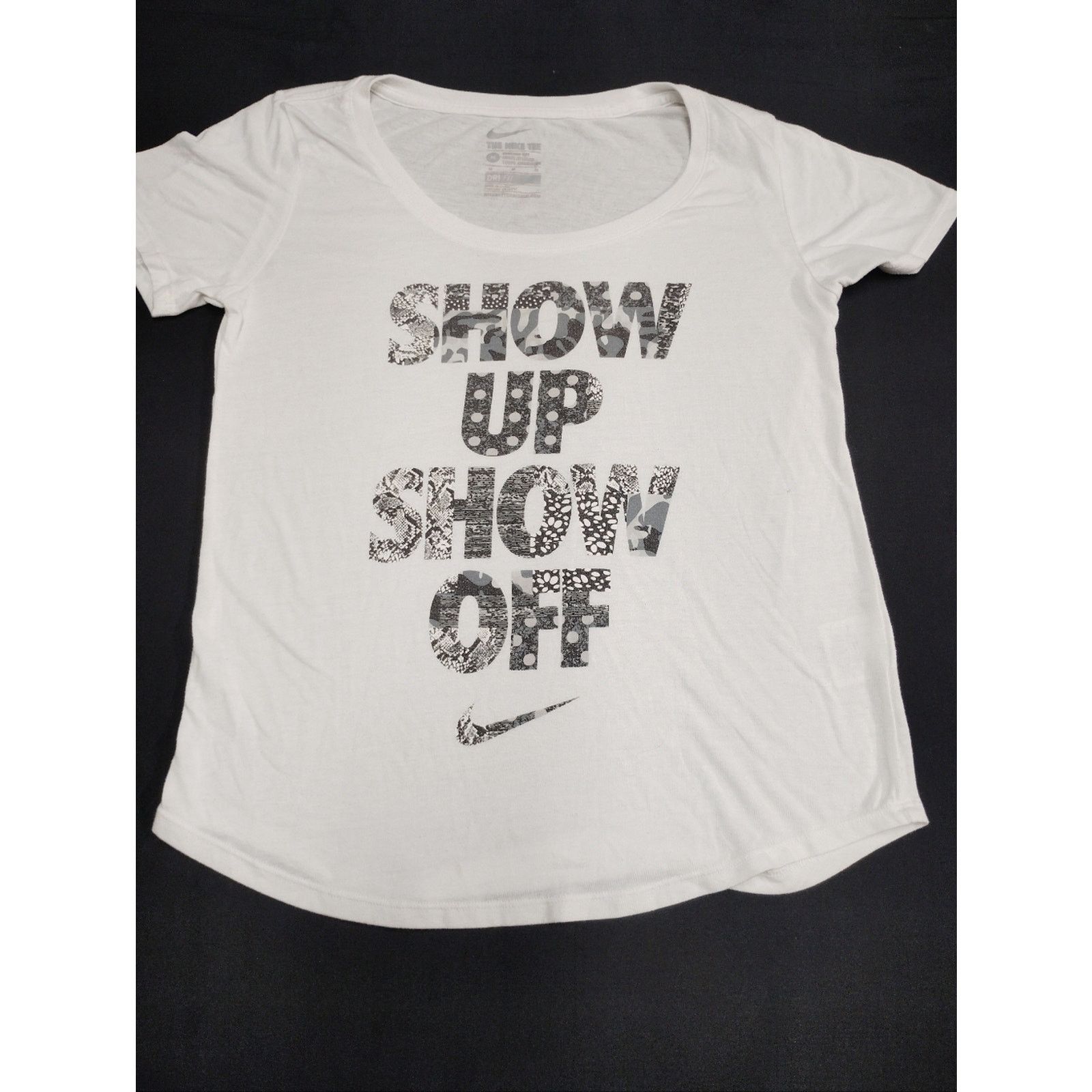 Nike Nike White Tee with Black Patterned SHOW UP SHOW OFF Graphic Size M / US 6-8 / IT 42-44 - 1 Thumbnail