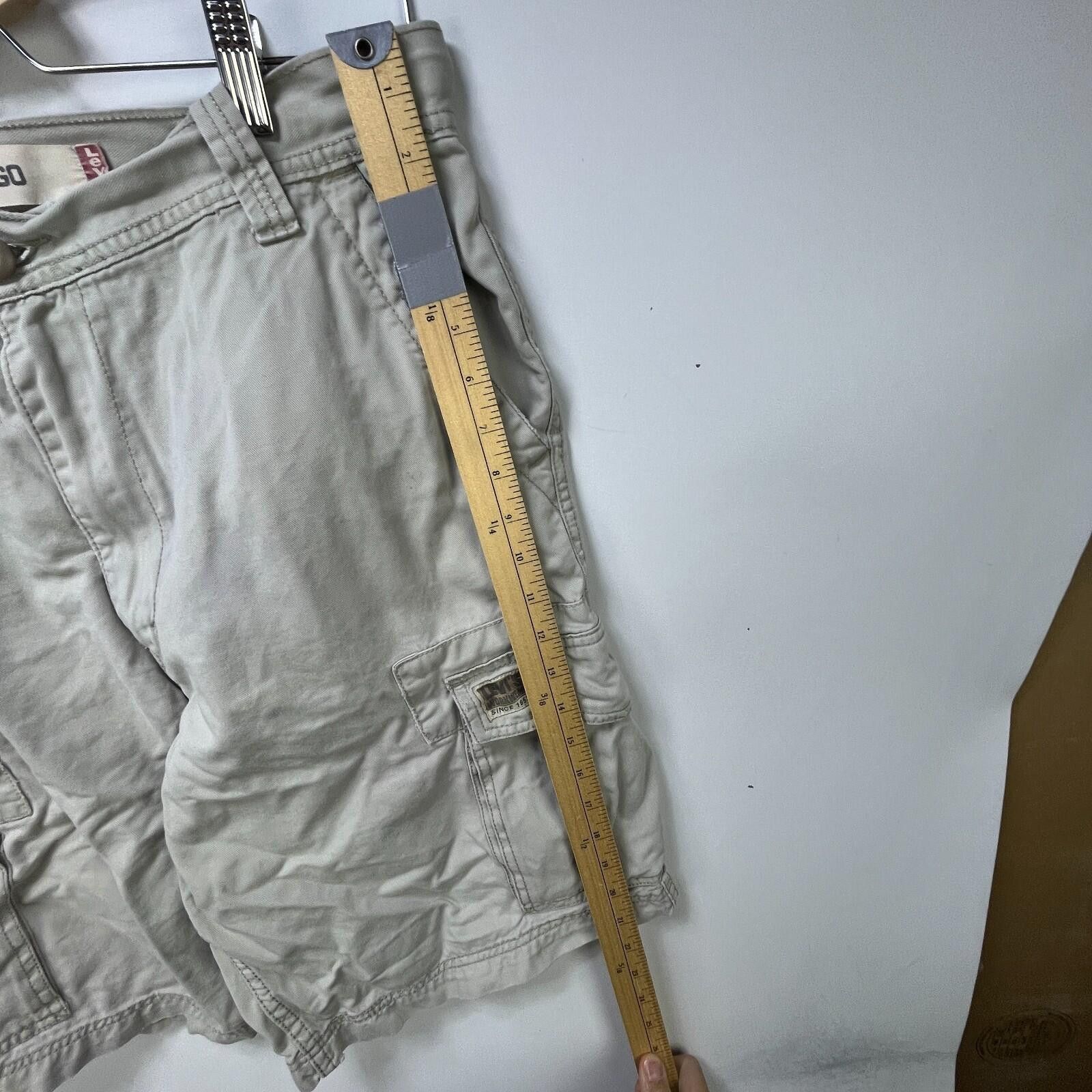 Levi's Vintage Levis Cargo Shorts Y2K 34 Beige Size US 34 / EU 50 - 9 Thumbnail