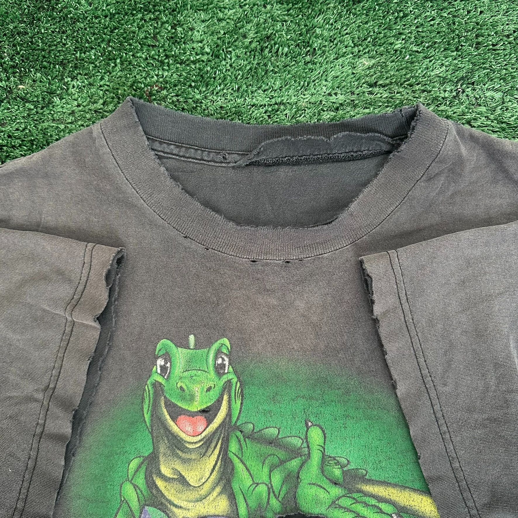 Vintage Vintage 90s Rainforest Cafe Iggy Iguana T-Shirt Grunge Faded Size US XL / EU 56 / 4 - 6 Thumbnail