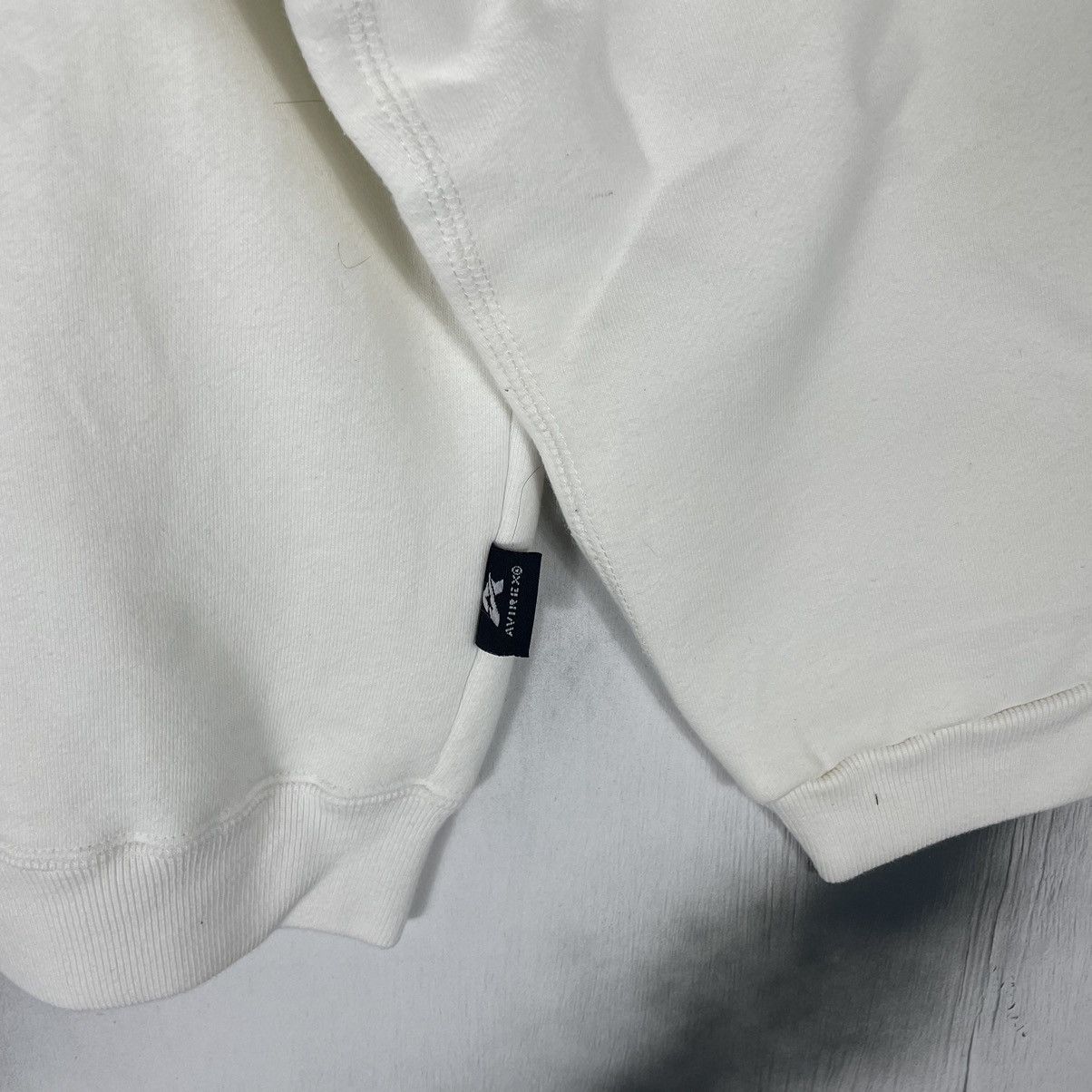 Avirex × Vintage Avirex Embroided Small Logo Plain Sweatshirt Size US L / EU 52-54 / 3 - 9 Thumbnail