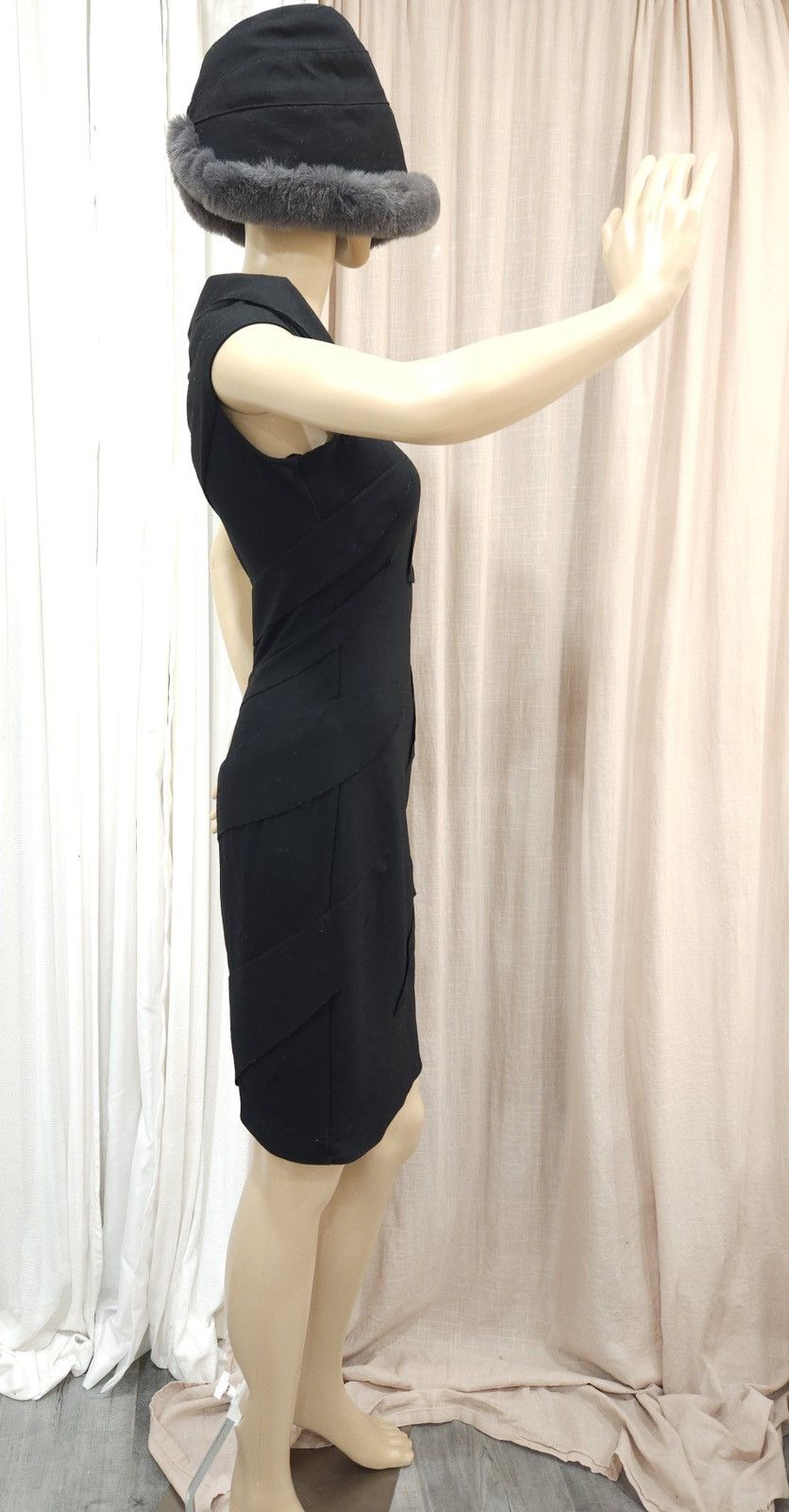 Diane von Furstenberg × Vintage DIANE VON FURSTENBERG Wool Elastic Slim-Fit Ruffled Dress Size S / US 4 / IT 40 - 4 Thumbnail