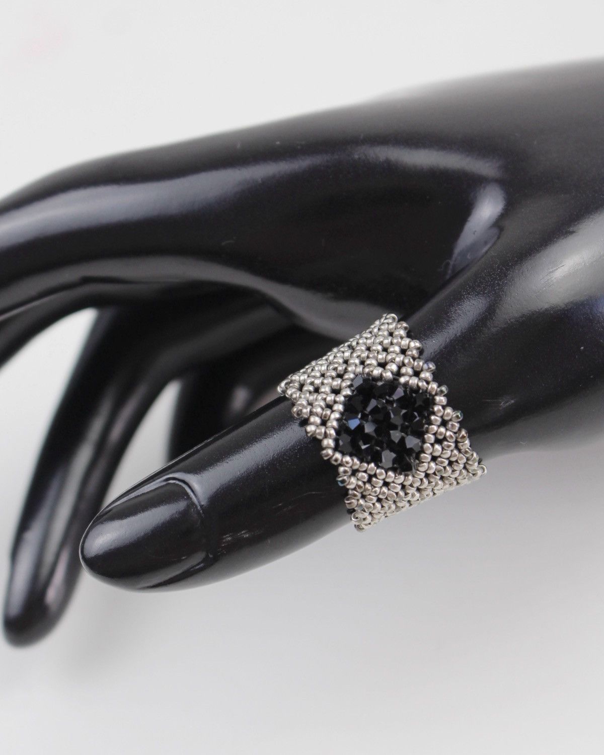 Vintage 2000S JAPANESE MADE MIDNIGHT GLAMOUR – STATEMENT BEADED RING Size ONE SIZE - 4 Thumbnail