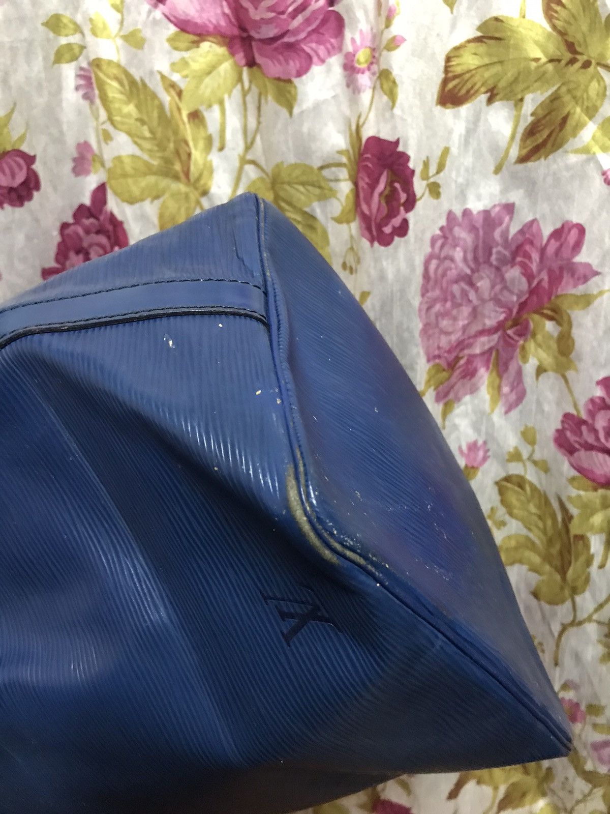 Louis Vuitton Authentic Louis Vuitton Epi Neo Size ONE SIZE - 13 Thumbnail
