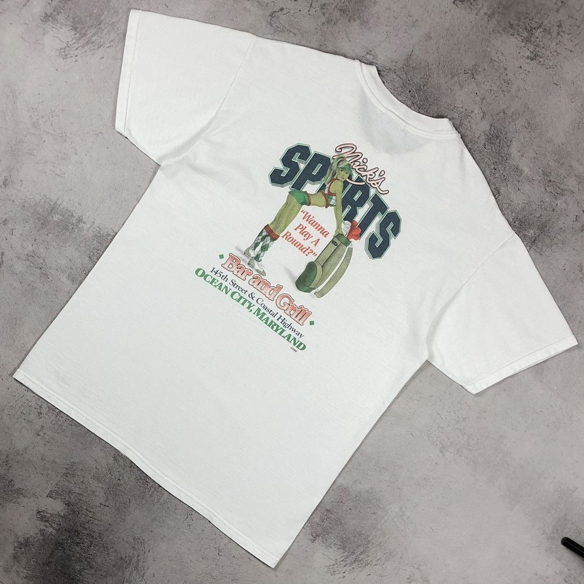 Vintage 2000 Nicks Sports Bar Grill 5th Annual Collectors Edition T Size US L / EU 52-54 / 3 - 9 Thumbnail