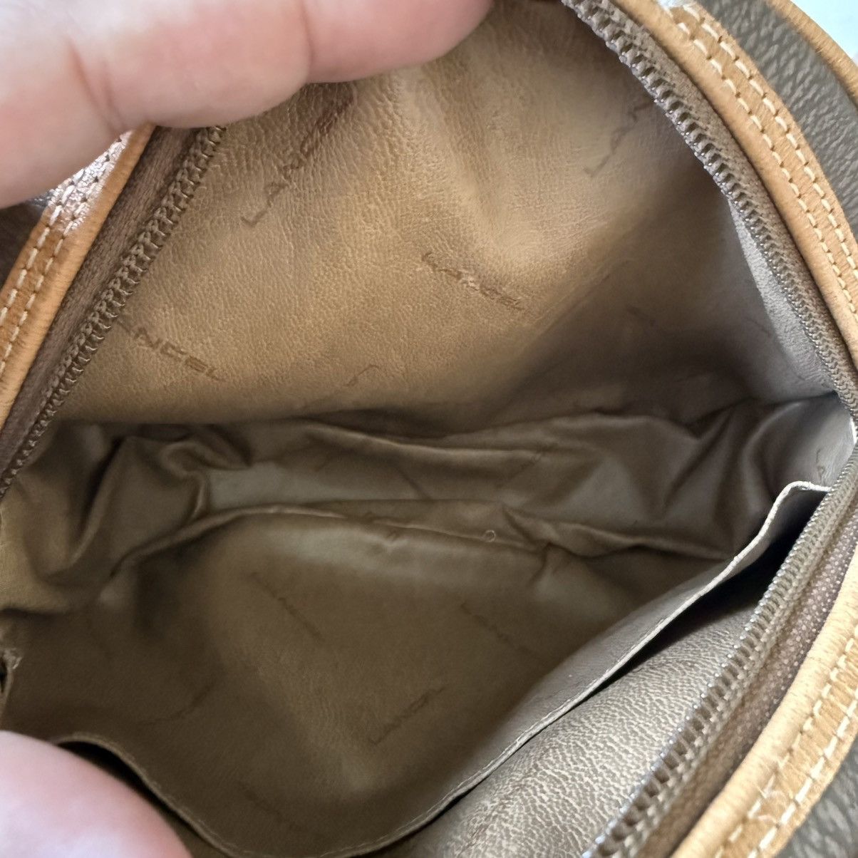 Designer × Genuine Leather × Lancel Lancel Leather Sling Bag Size ONE SIZE - 5 Thumbnail