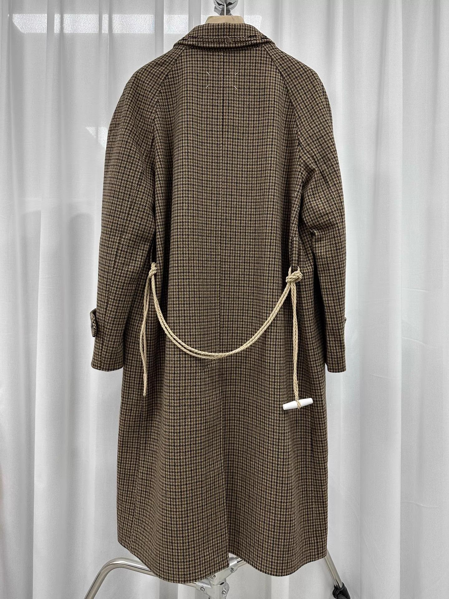 Maison Margiela Maison Margiela Houndstooth Lapel 100% Wool Coat Size 50 Size US M / EU 48-50 / 2 - 1 Thumbnail