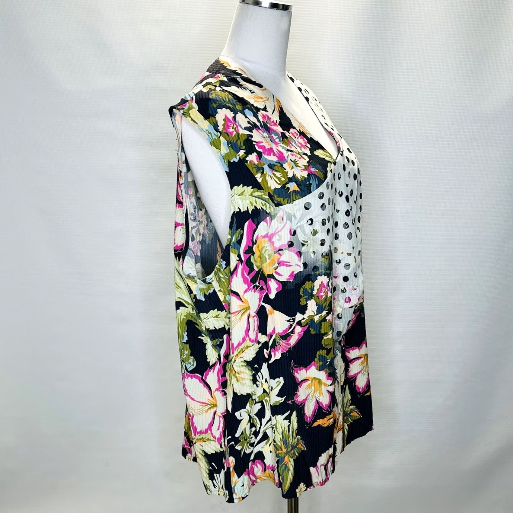 Soft Surroundings Soft Surroundings Flor De Pluma Blouse Top Sleeveless Floral Drape Tank Size 1X Multicolor Women Size XL / US 12-14 / IT 48-50 - 3 Thumbnail