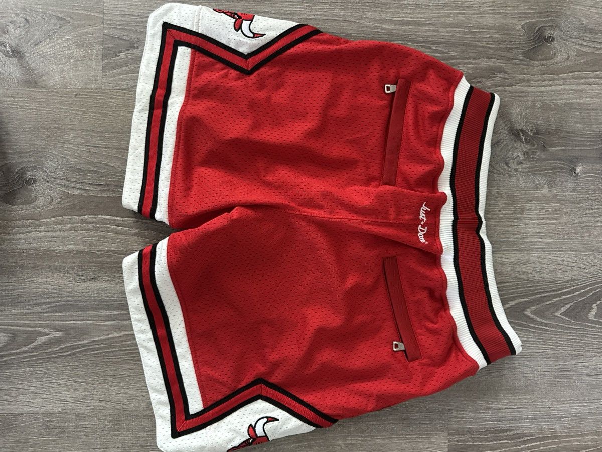 Just Don × Mitchell & Ness NWT Brand New Extremely Rare Chicago Bulls Just Don Shorts M Size US 32 / EU 48 - 6 Thumbnail