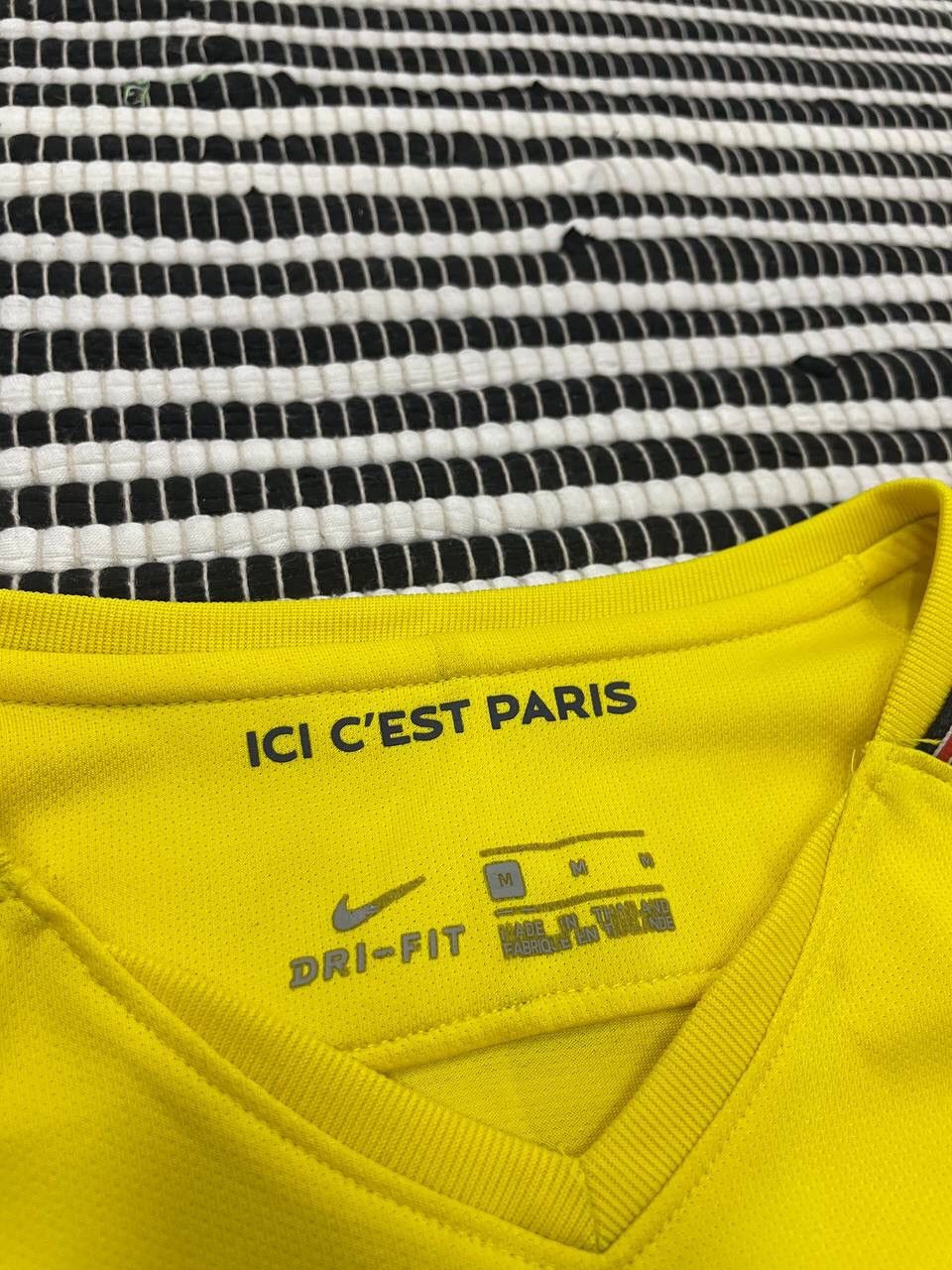 Japanese Brand × Nike 2017-2018 Nike PSG Paris Saint Germain Soccer T-Shirt Y2K Size US M / EU 48-50 / 2 - 6 Thumbnail