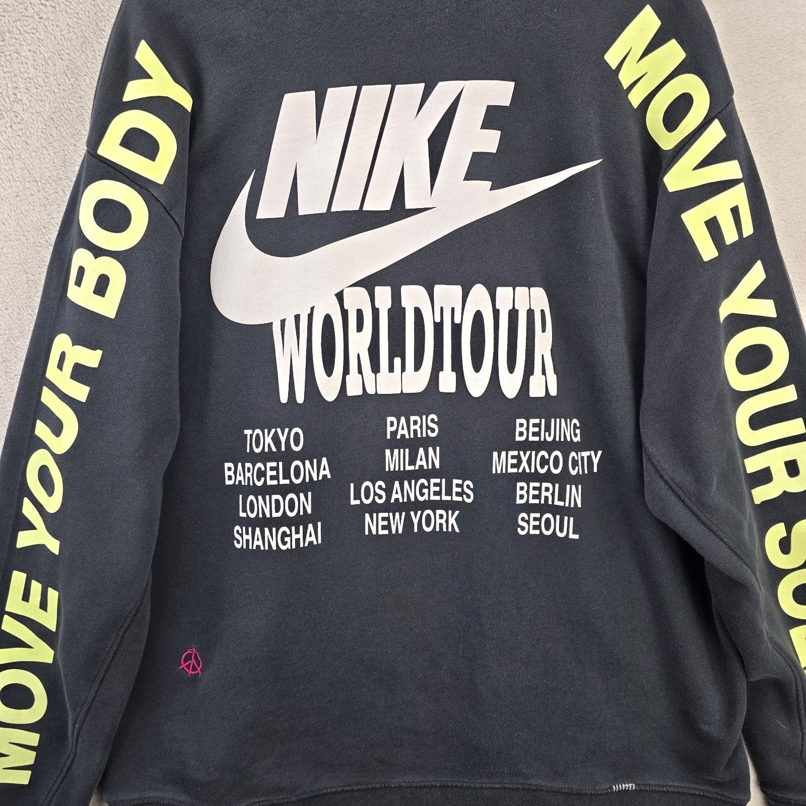 Nike Nike World Tour Graffiti Print Hoodie Mens XL Sweatshirt Size US XL / EU 56 / 4 - 12 Thumbnail