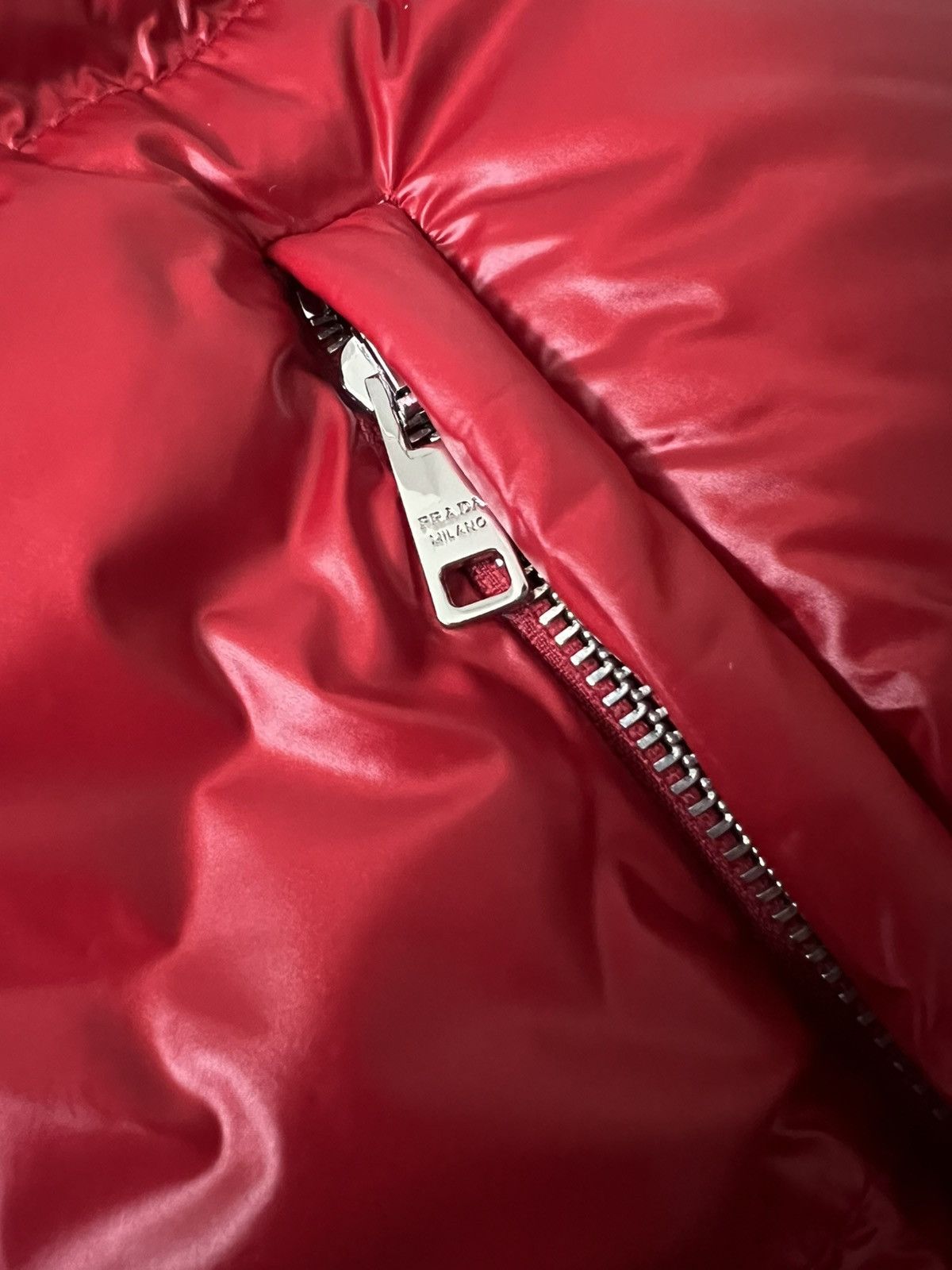 Prada Prada Logo Padded Vest in Red Size US XS / EU 42 / 0 - 7 Thumbnail