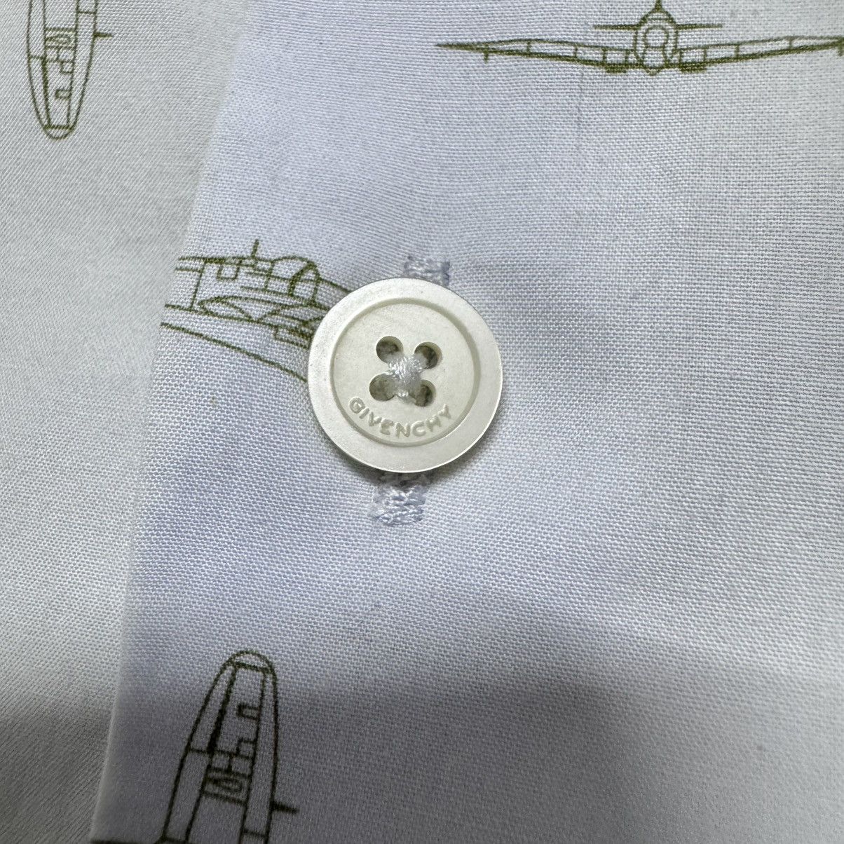 Givenchy Givenchy Airplane Shirt Size US M / EU 48-50 / 2 - 16 Thumbnail